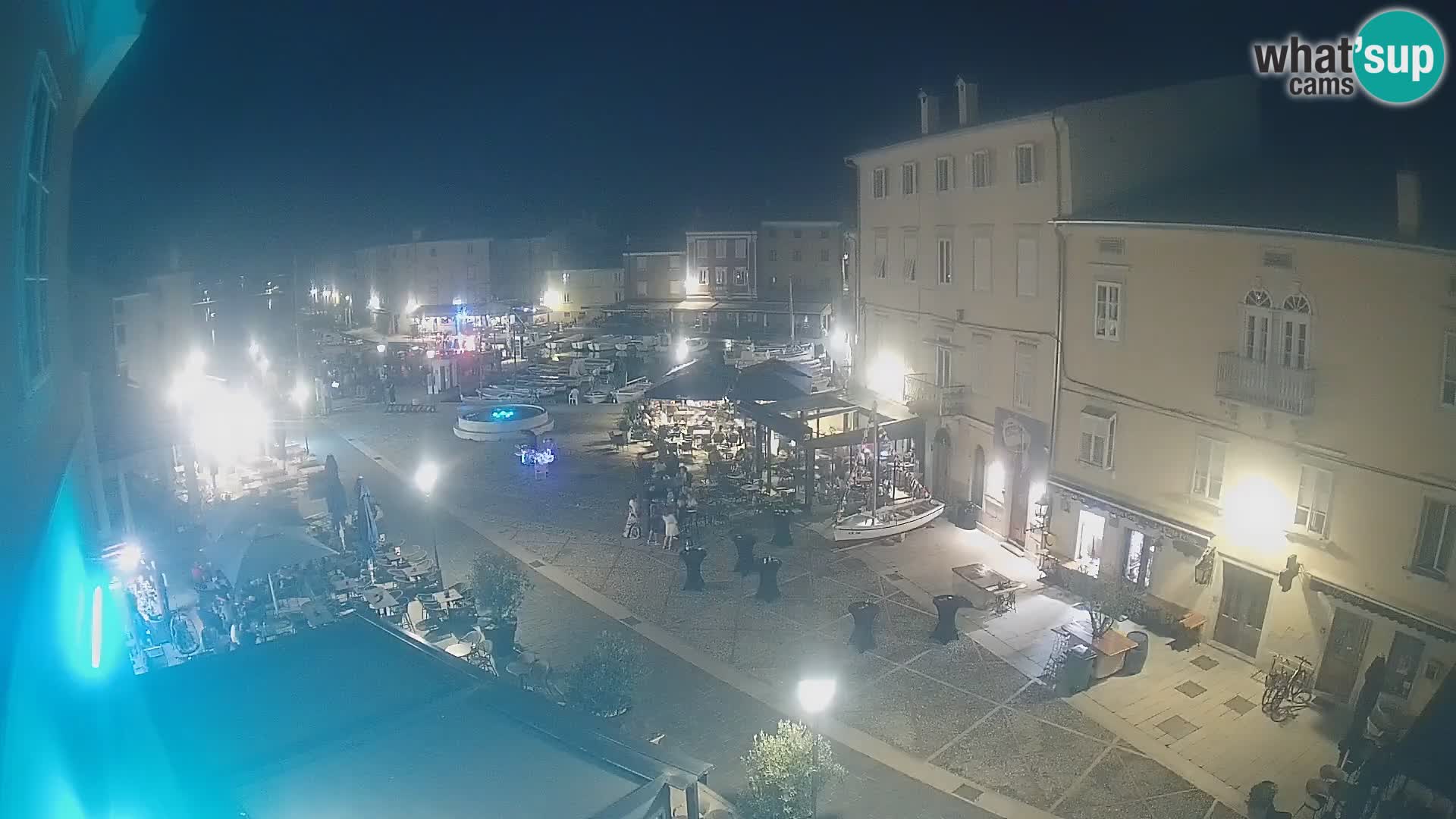 Cámara en vivo ciudad de Cres – plaza principal y “mandrač” – isla de Cres – Croacia