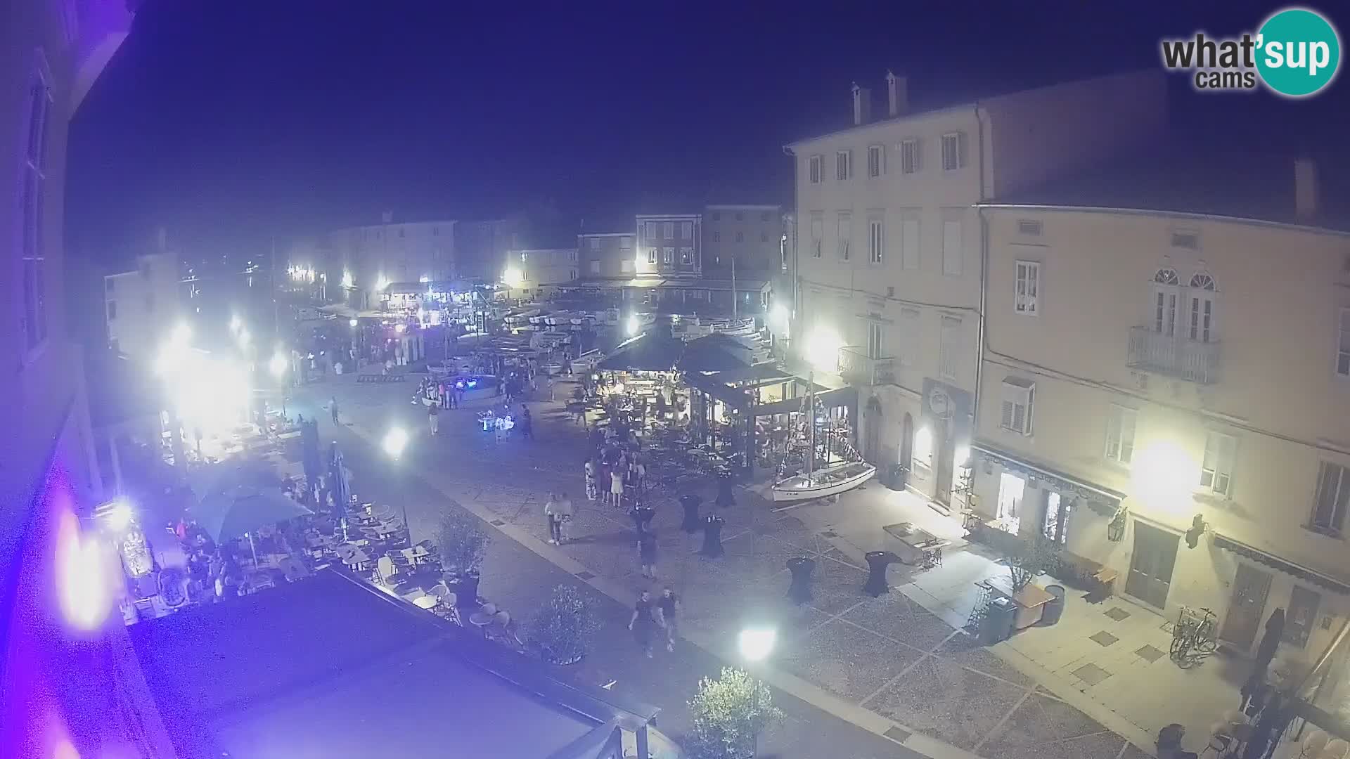 LIVE cam Cres city – place principale et “mandrač” – île de Cres – Croatie