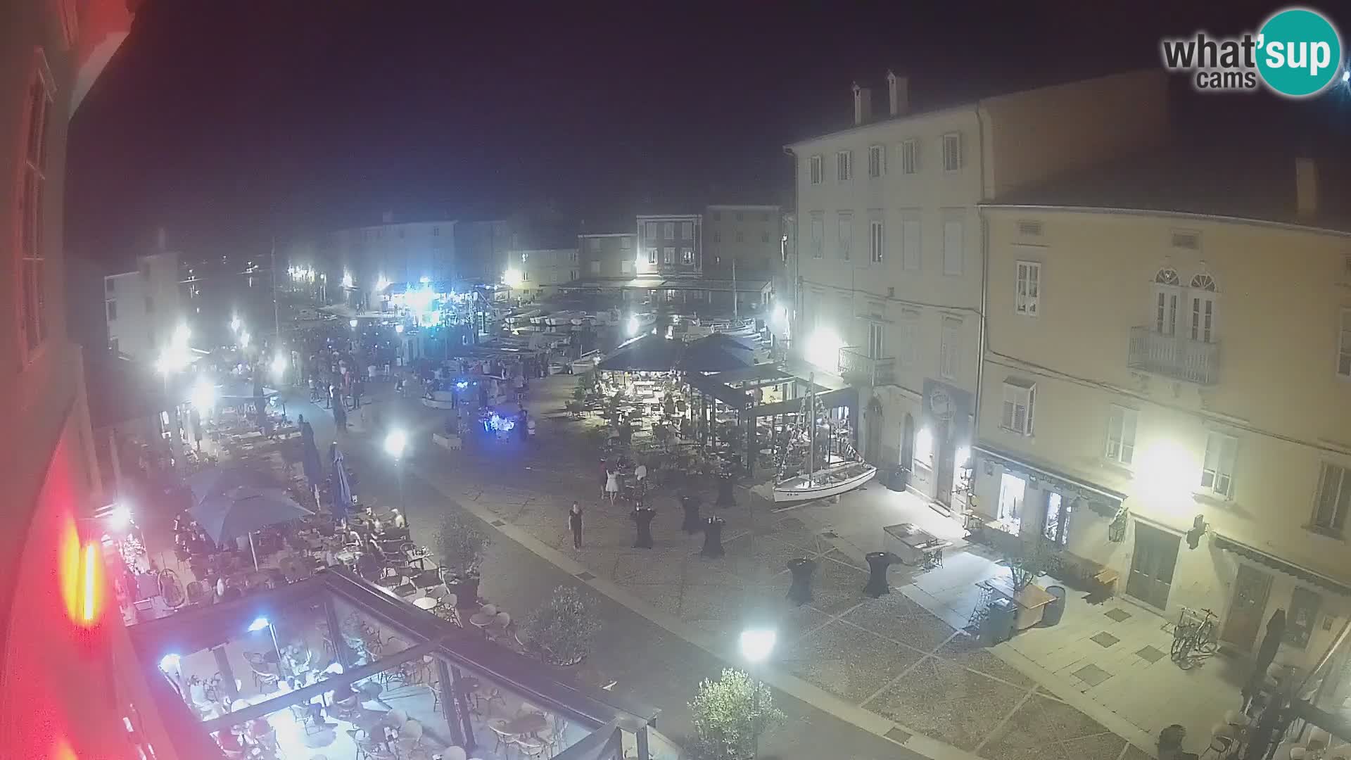 Kamera v ŽIVO Cres mesto – glavni trg in “mandrač” – otok Cres – Hrvaška