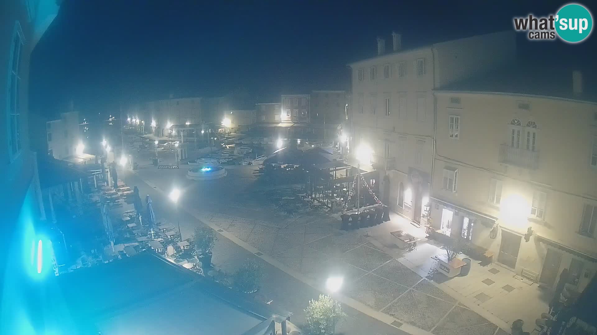Cámara en vivo ciudad de Cres – plaza principal y “mandrač” – isla de Cres – Croacia