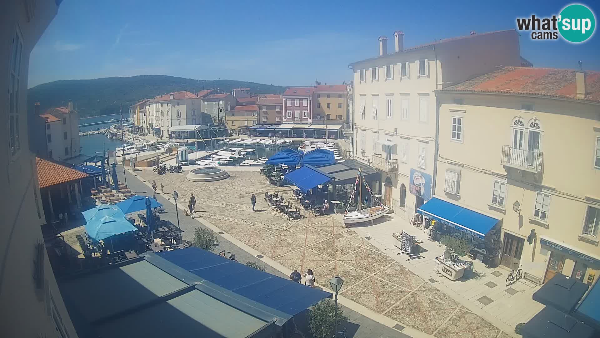 LIVE cam Cres Stadt – Hauptplatz und “mandrač” – Cres Insel – Kroatien