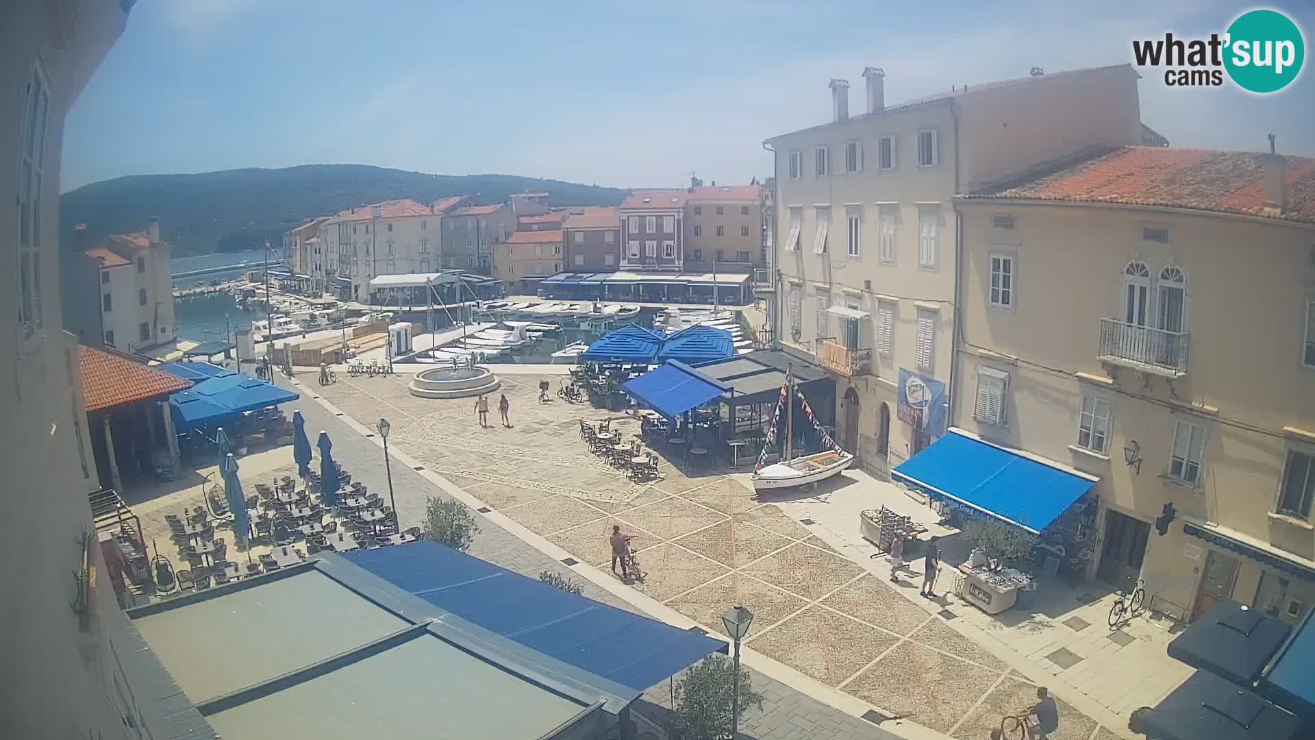 Cámara en vivo ciudad de Cres – plaza principal y “mandrač” – isla de Cres – Croacia
