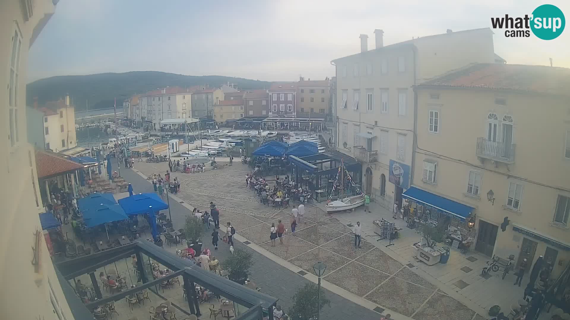 LIVE cam Cres Stadt – Hauptplatz und “mandrač” – Cres Insel – Kroatien