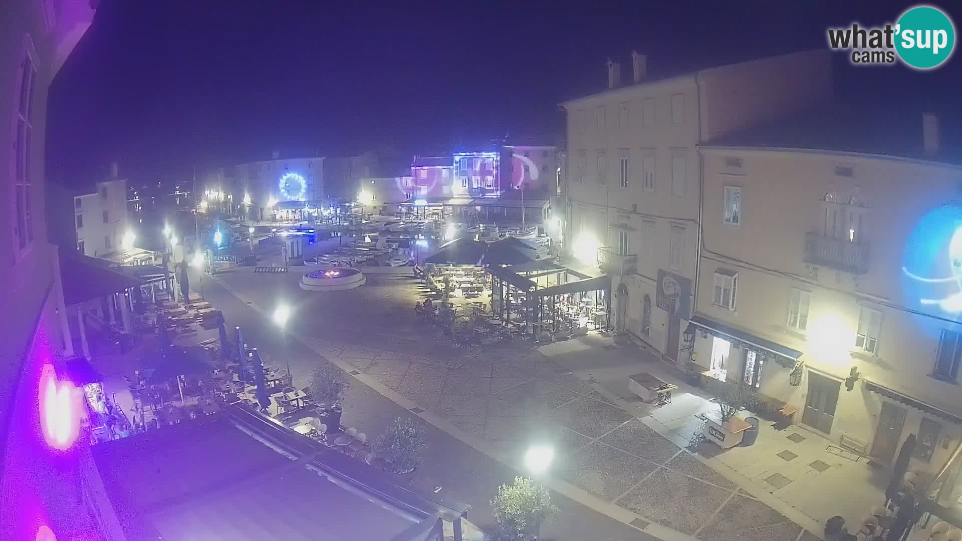 Cámara en vivo ciudad de Cres – plaza principal y “mandrač” – isla de Cres – Croacia