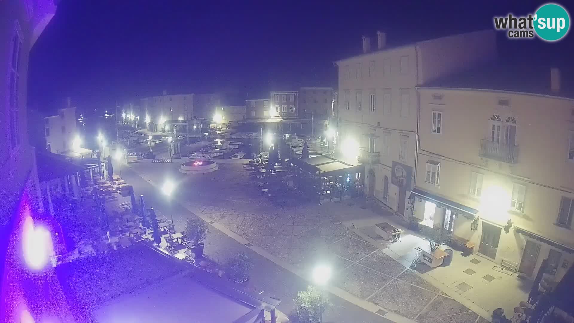 LIVE cam Cres city – place principale et “mandrač” – île de Cres – Croatie