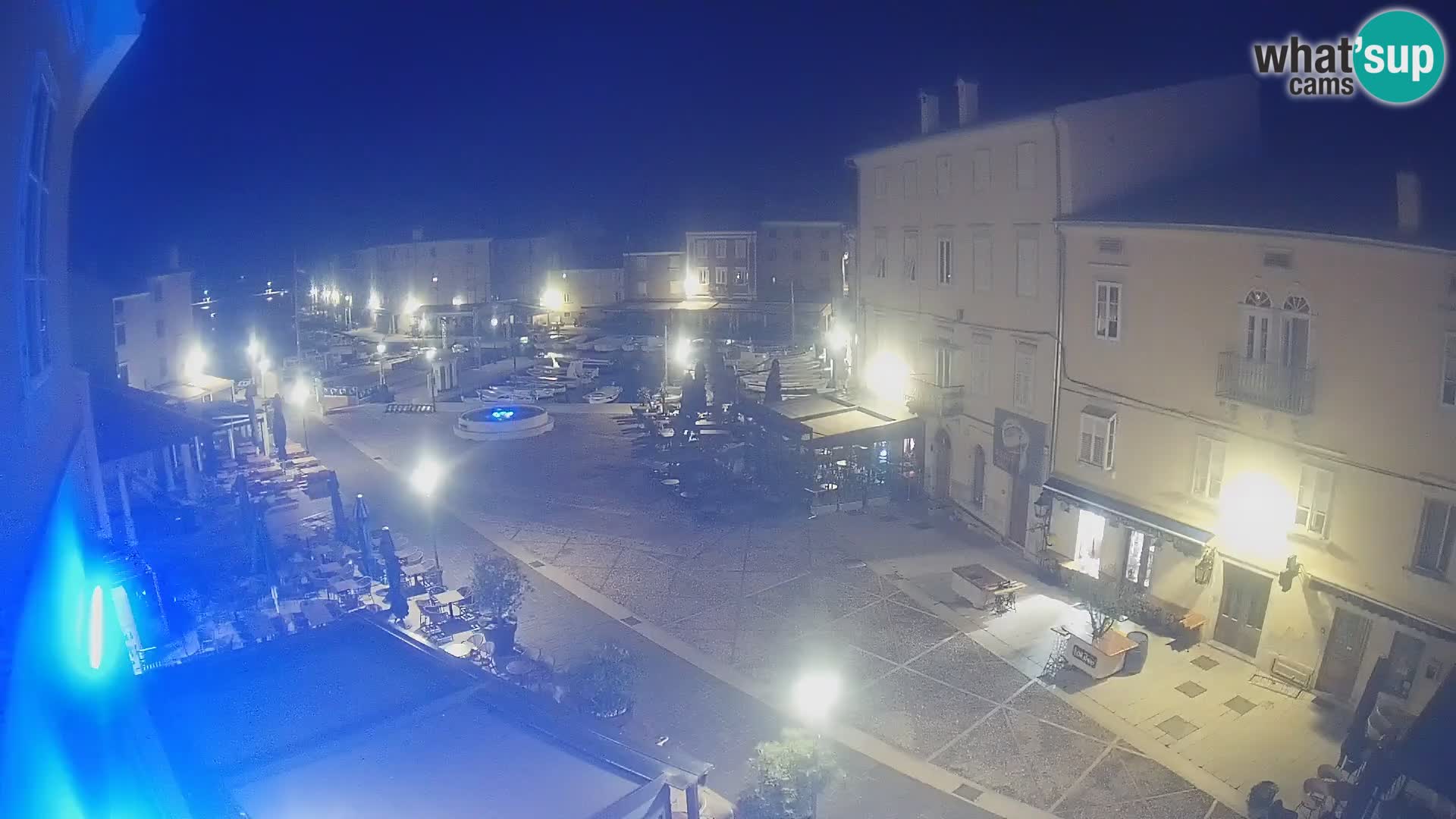 LIVE cam Cres city – place principale et “mandrač” – île de Cres – Croatie