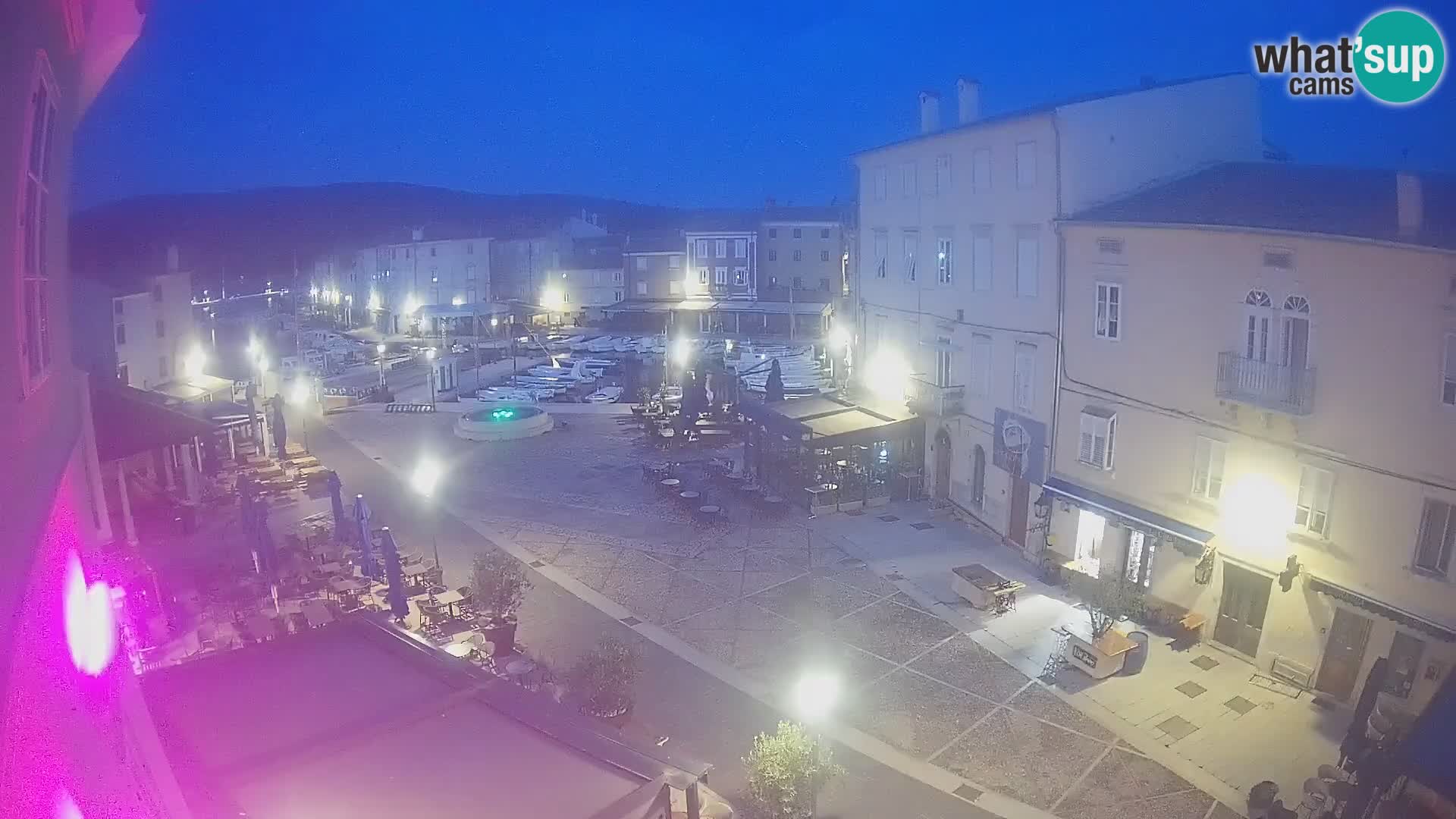 LIVE cam Cres Stadt – Hauptplatz und “mandrač” – Cres Insel – Kroatien