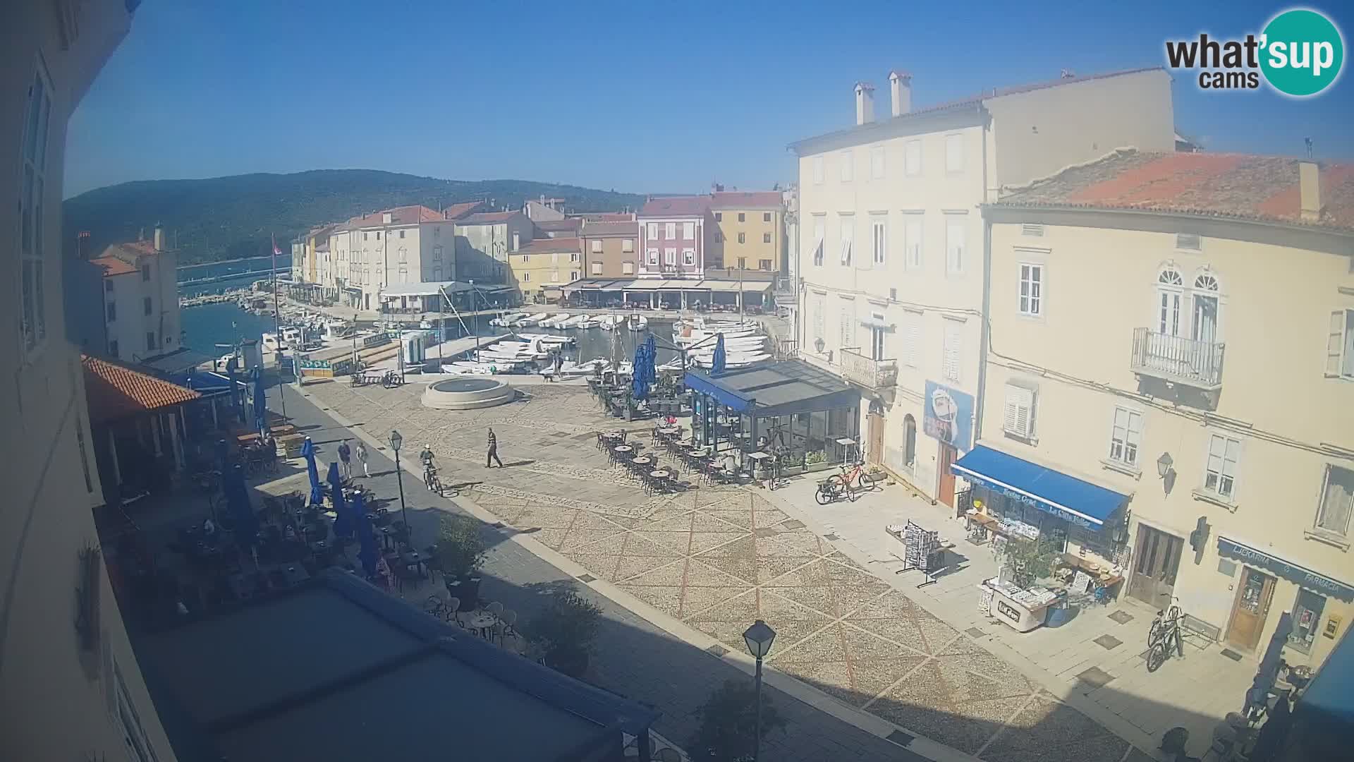LIVE cam Cres Stadt – Hauptplatz und “mandrač” – Cres Insel – Kroatien