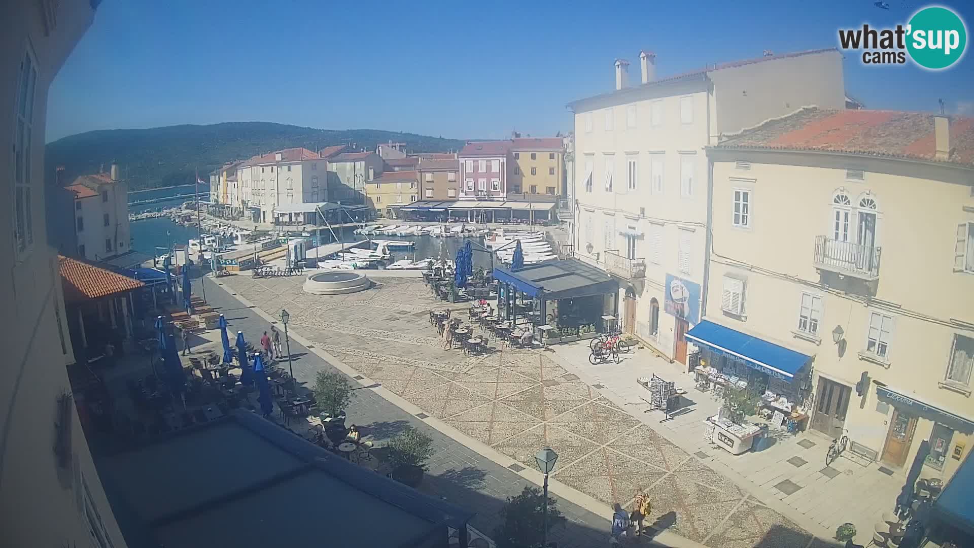 LIVE cam Cres città – piazza principale e “mandrač” – isola di Cherso – Croazia