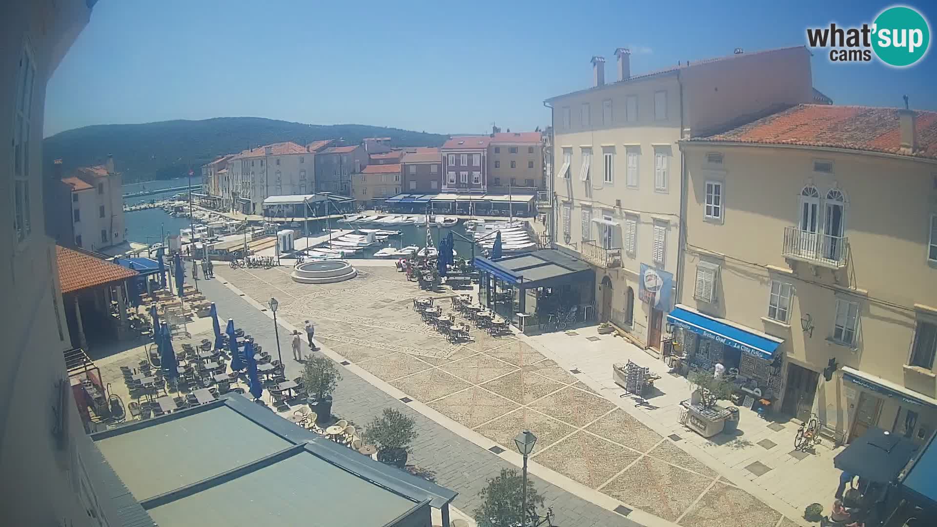 LIVE cam Cres città – piazza principale e “mandrač” – isola di Cherso – Croazia