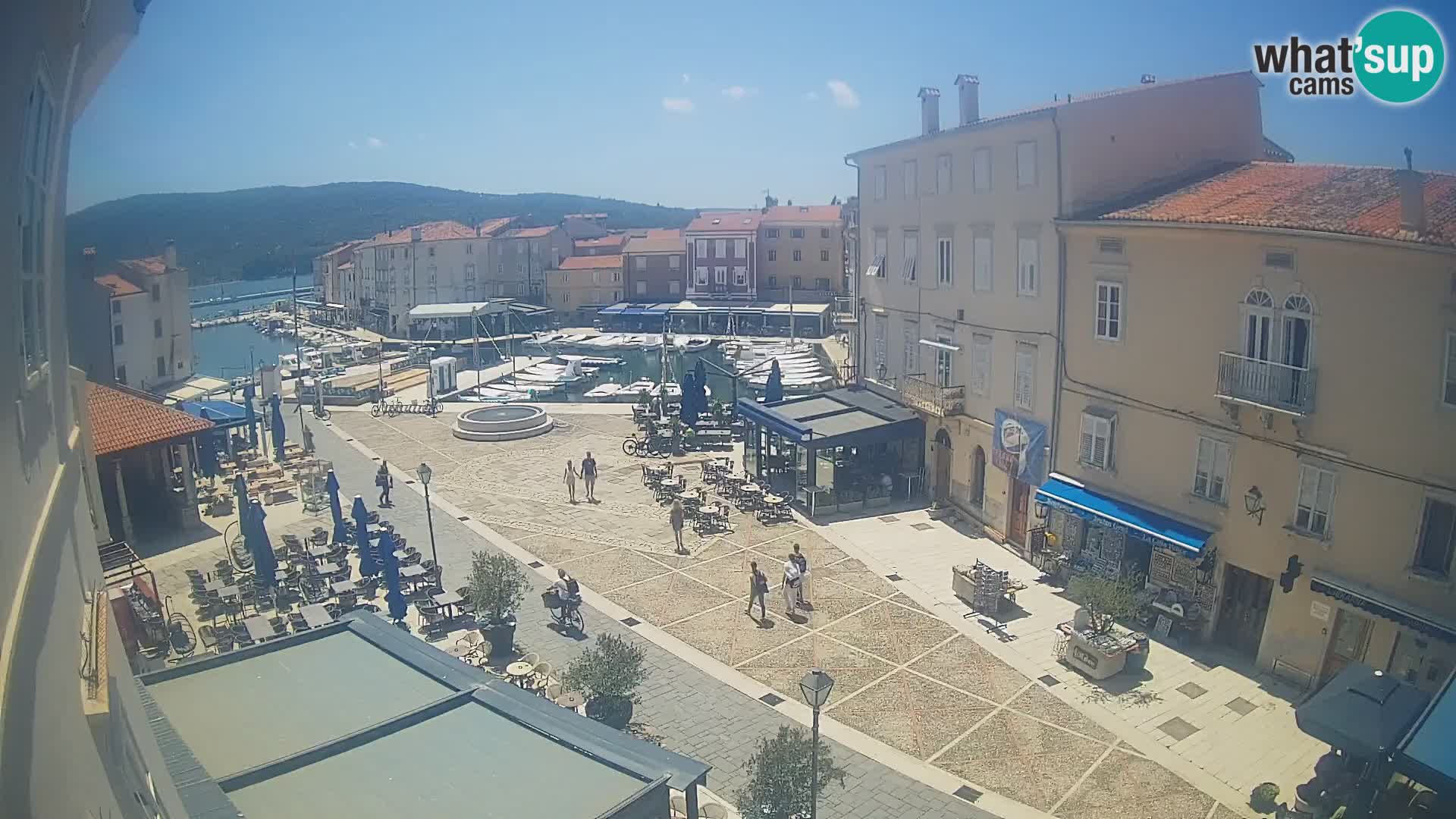 LIVE cam Cres città – piazza principale e “mandrač” – isola di Cherso – Croazia