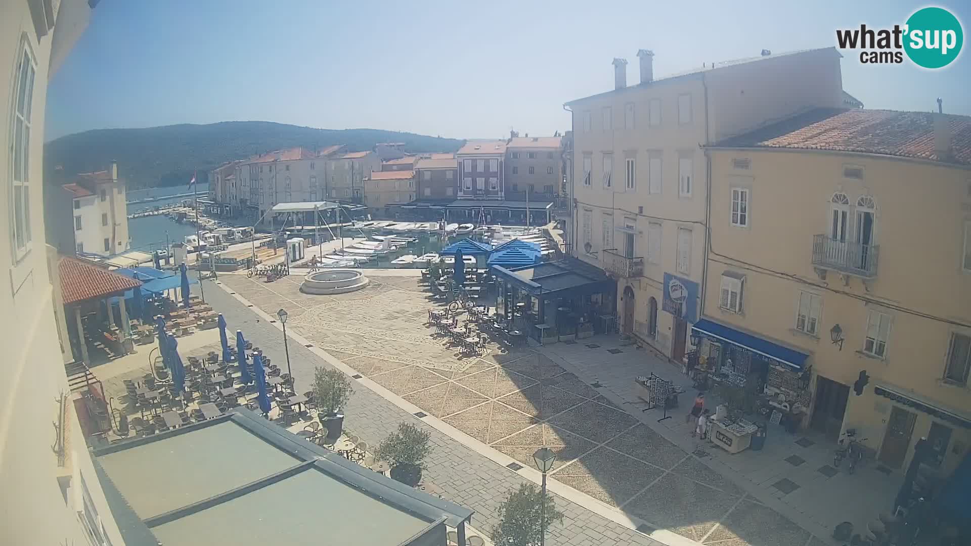 LIVE cam Cres Stadt – Hauptplatz und “mandrač” – Cres Insel – Kroatien