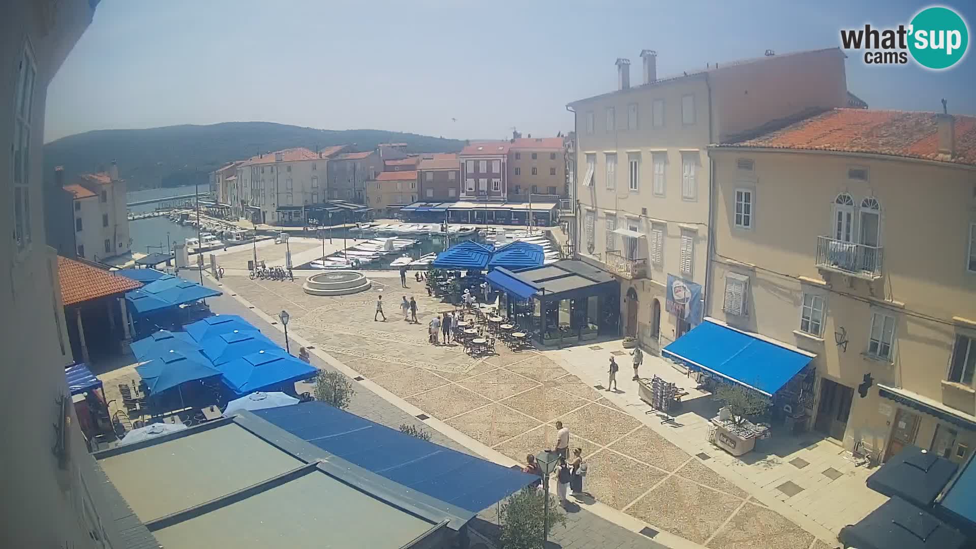 LIVE cam Cres city – main square and “mandrač” – Cres island – Croatia