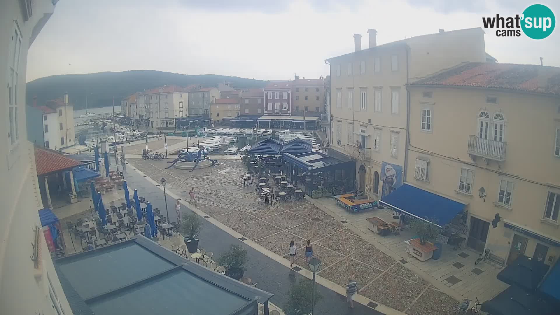 LIVE cam Cres città – piazza principale e “mandrač” – isola di Cherso – Croazia