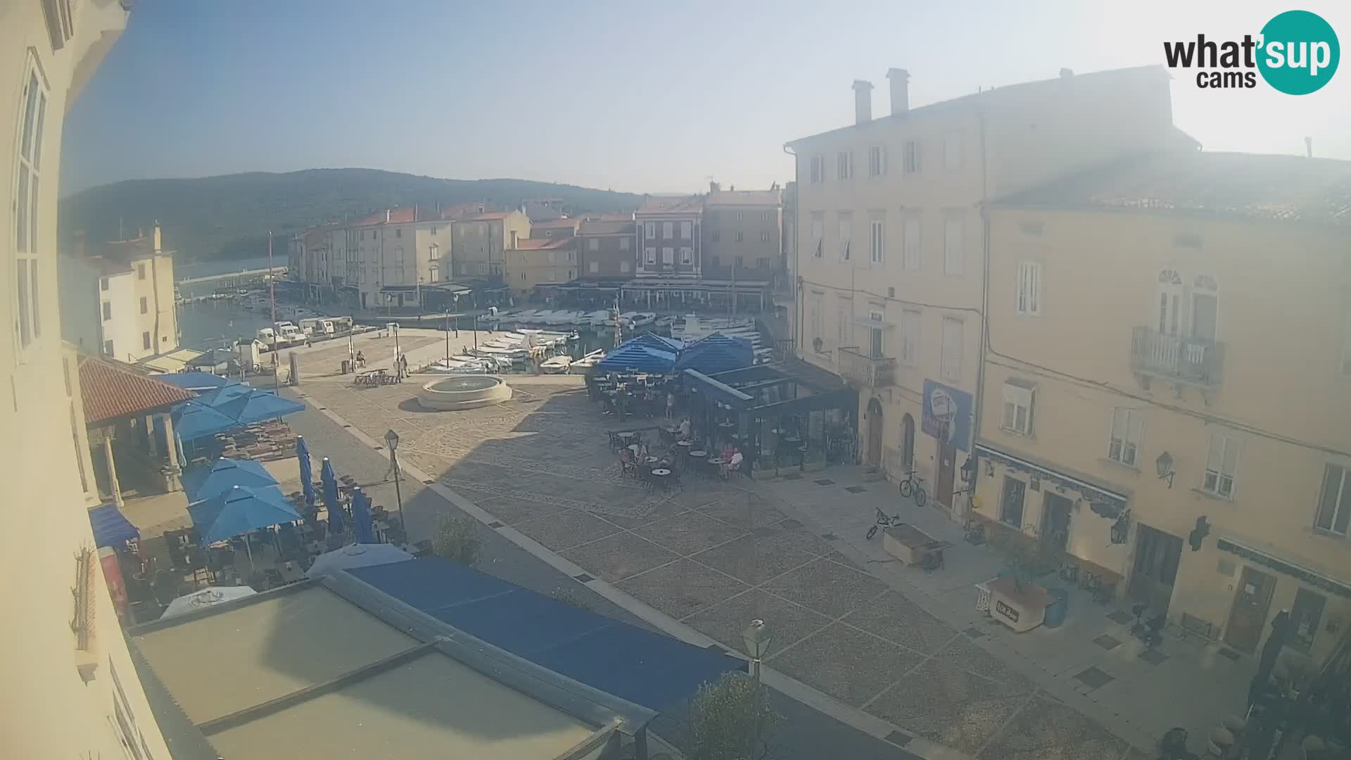 LIVE cam Cres city – main square and “mandrač” – Cres island – Croatia