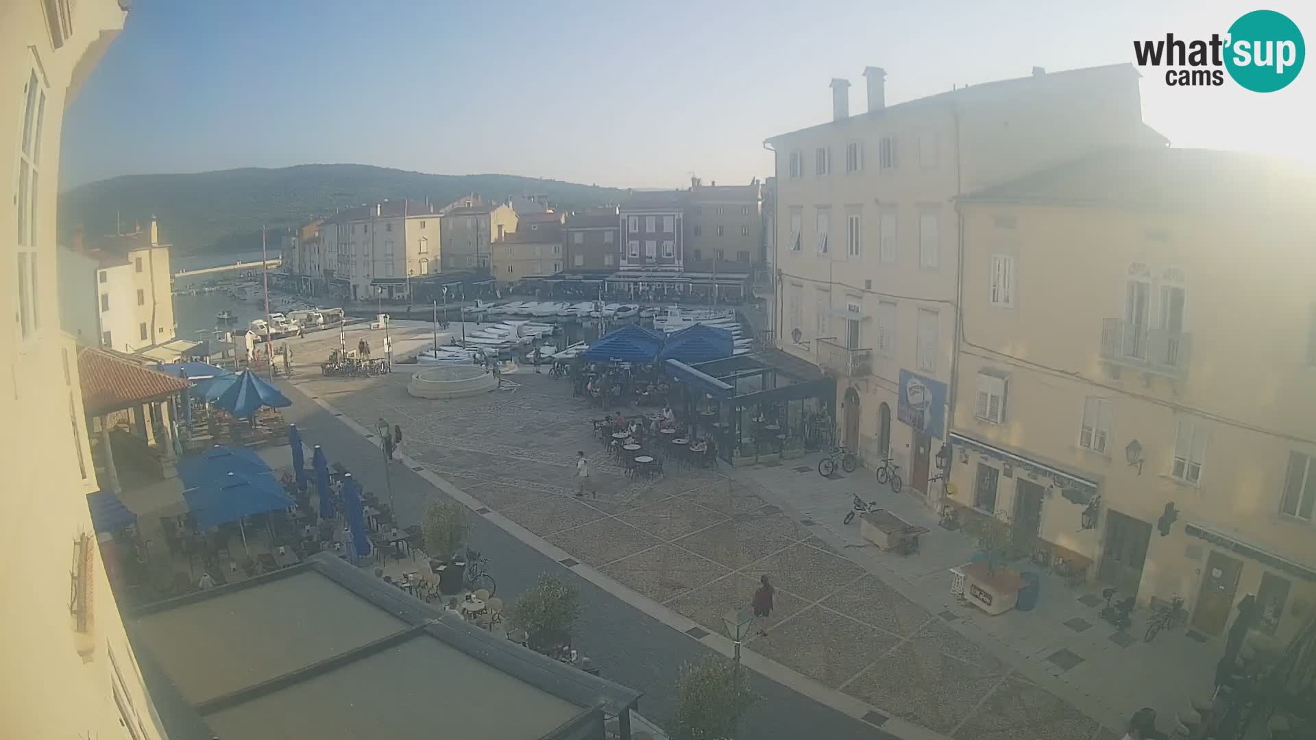LIVE cam Cres città – piazza principale e “mandrač” – isola di Cherso – Croazia