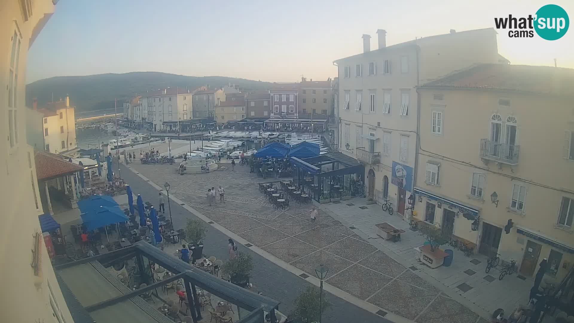LIVE cam Cres city – main square and “mandrač” – Cres island – Croatia