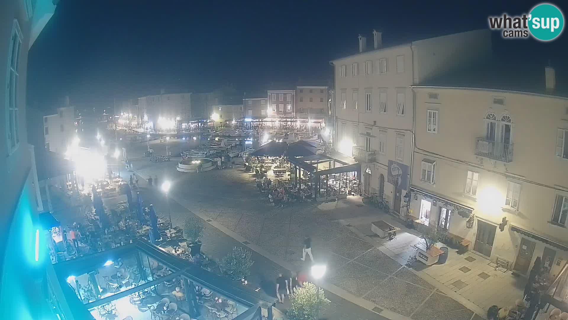 Kamera v ŽIVO Cres mesto – glavni trg in “mandrač” – otok Cres – Hrvaška