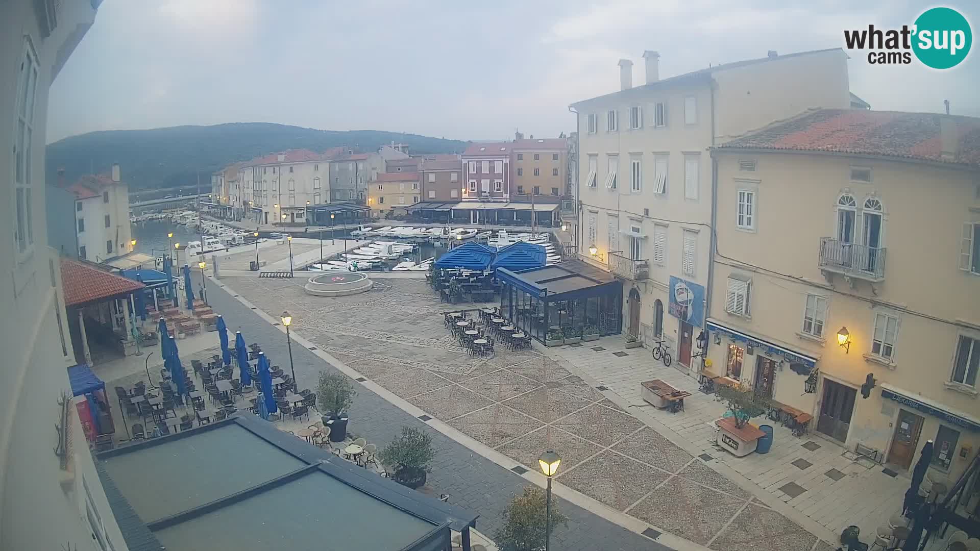 LIVE cam Cres city – main square and “mandrač” – Cres island – Croatia
