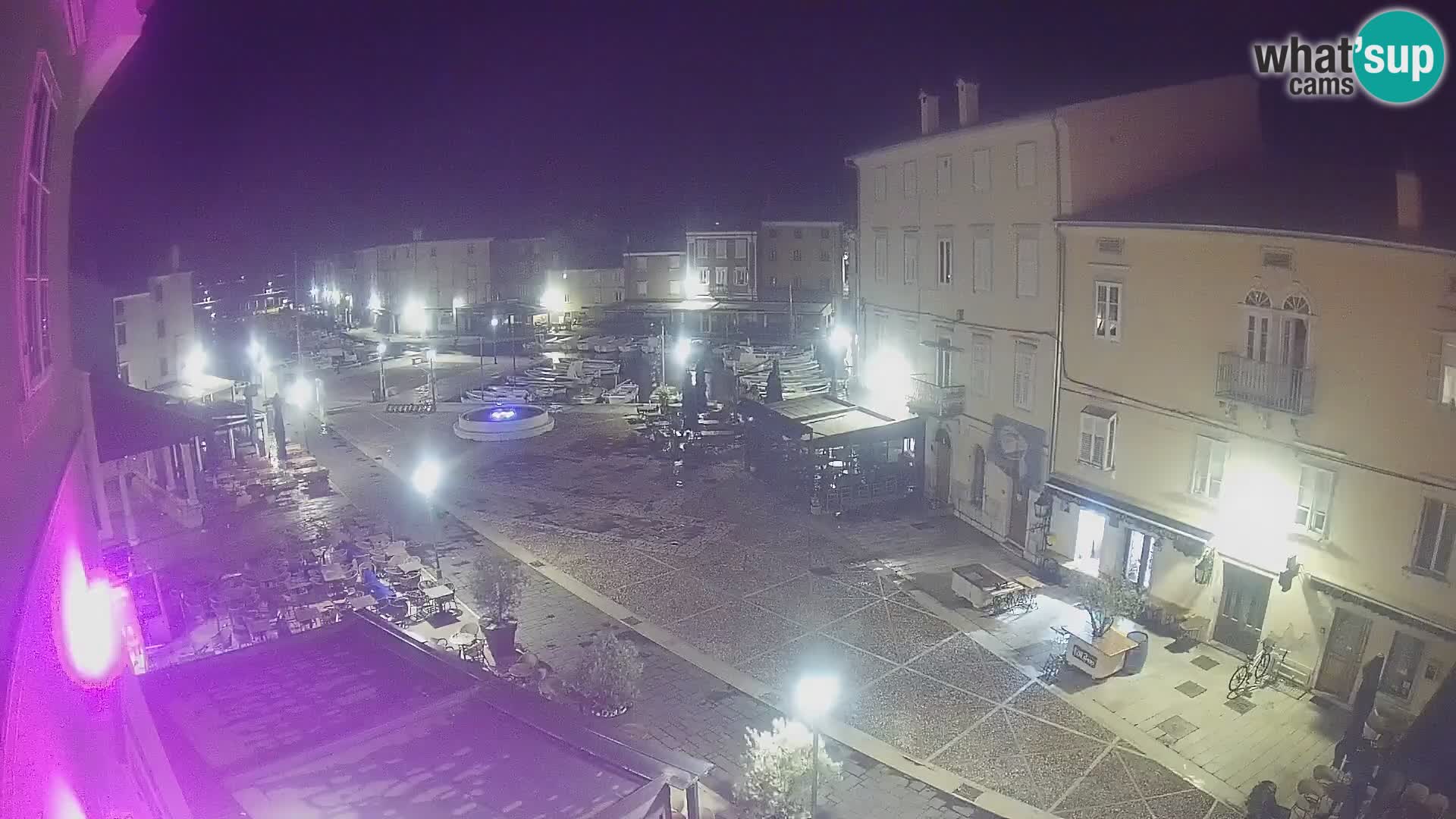 LIVE cam Cres city – place principale et “mandrač” – île de Cres – Croatie