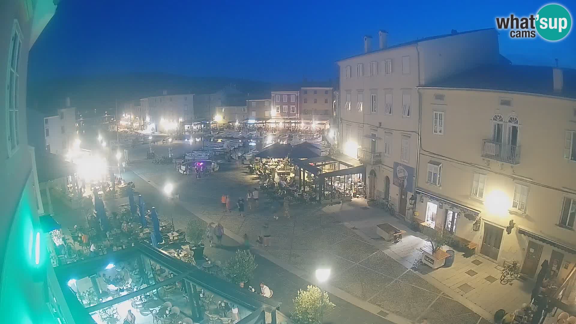 Cámara en vivo ciudad de Cres – plaza principal y “mandrač” – isla de Cres – Croacia