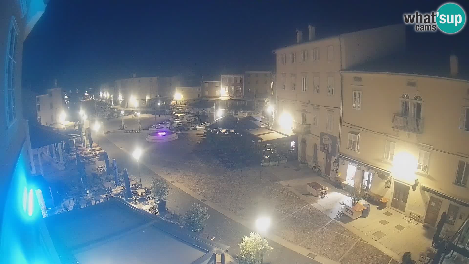 LIVE cam Cres city – place principale et “mandrač” – île de Cres – Croatie