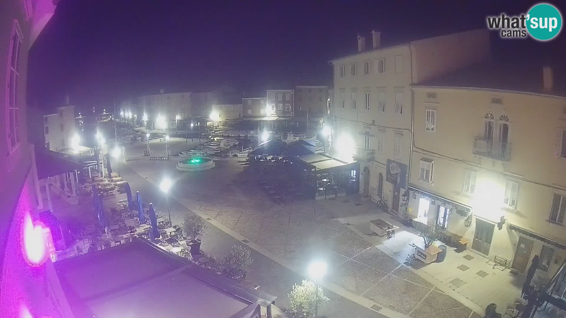 LIVE cam Cres city – place principale et “mandrač” – île de Cres – Croatie