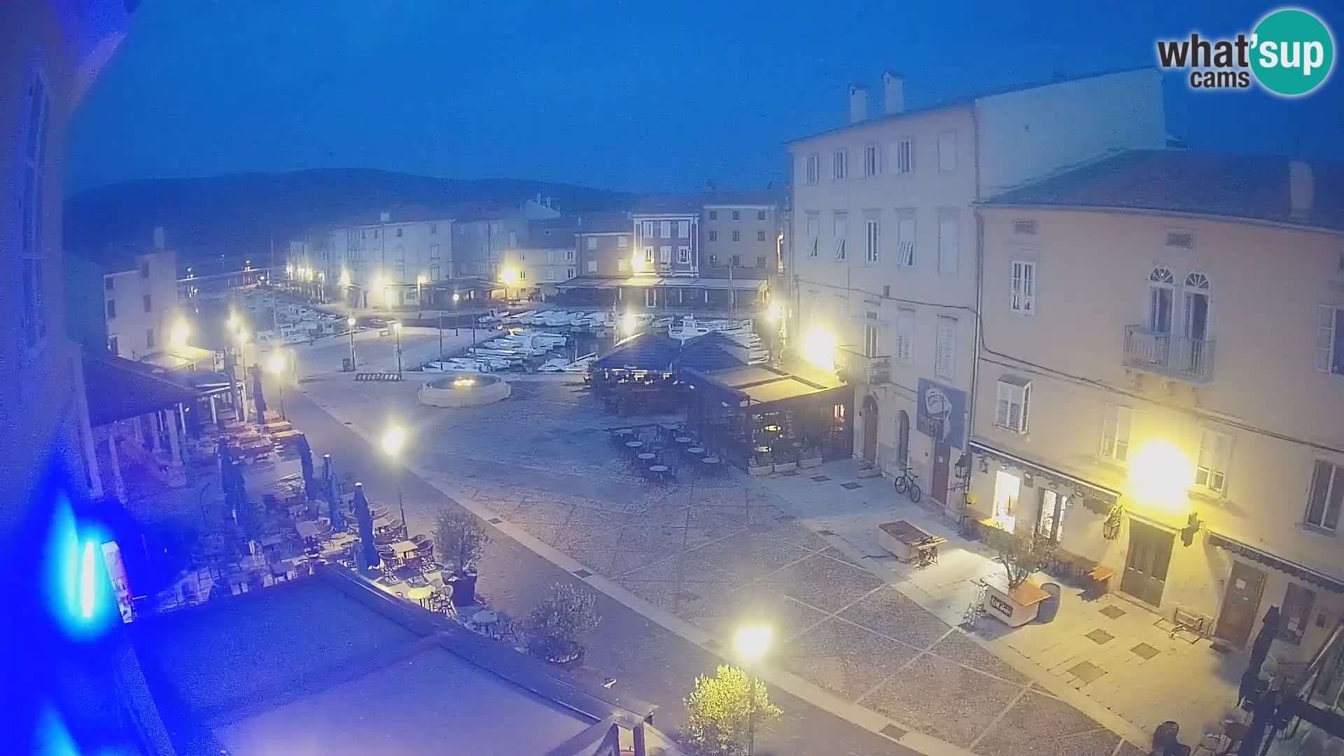 LIVE cam Cres città – piazza principale e “mandrač” – isola di Cherso – Croazia