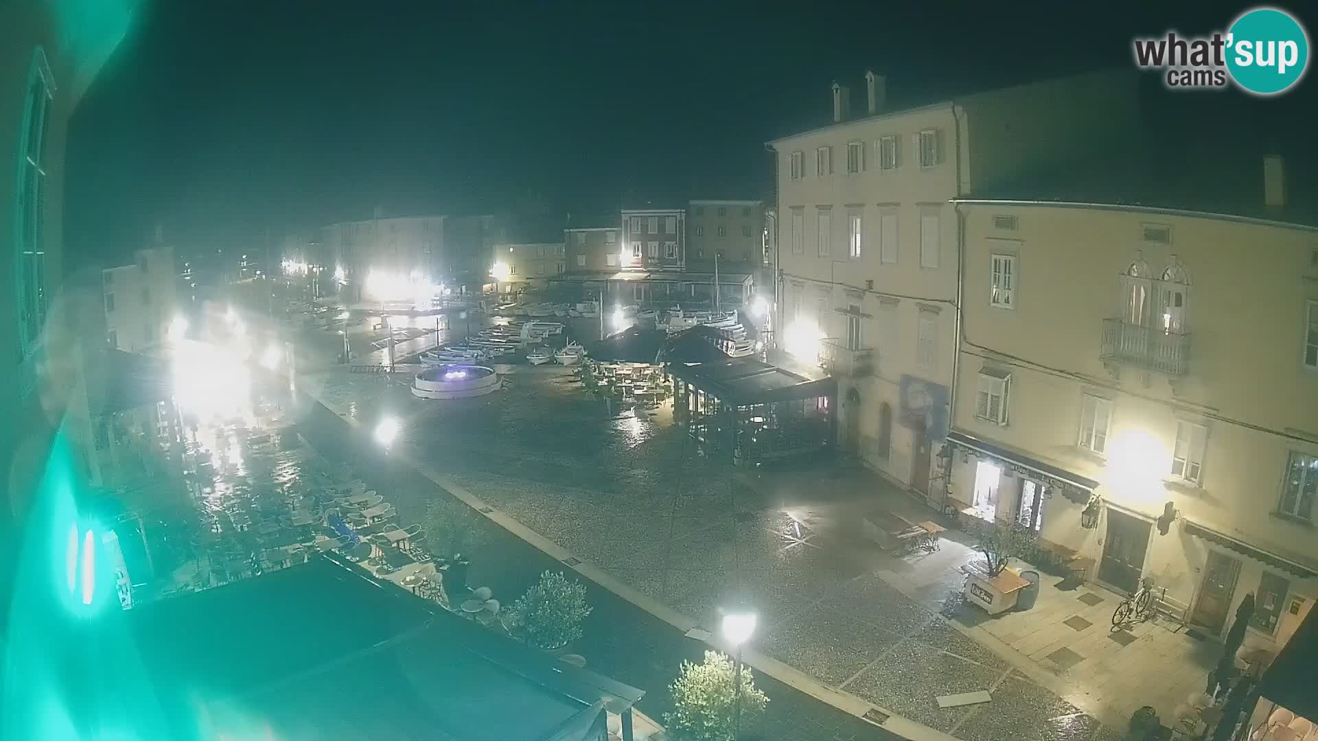 Cámara en vivo ciudad de Cres – plaza principal y “mandrač” – isla de Cres – Croacia