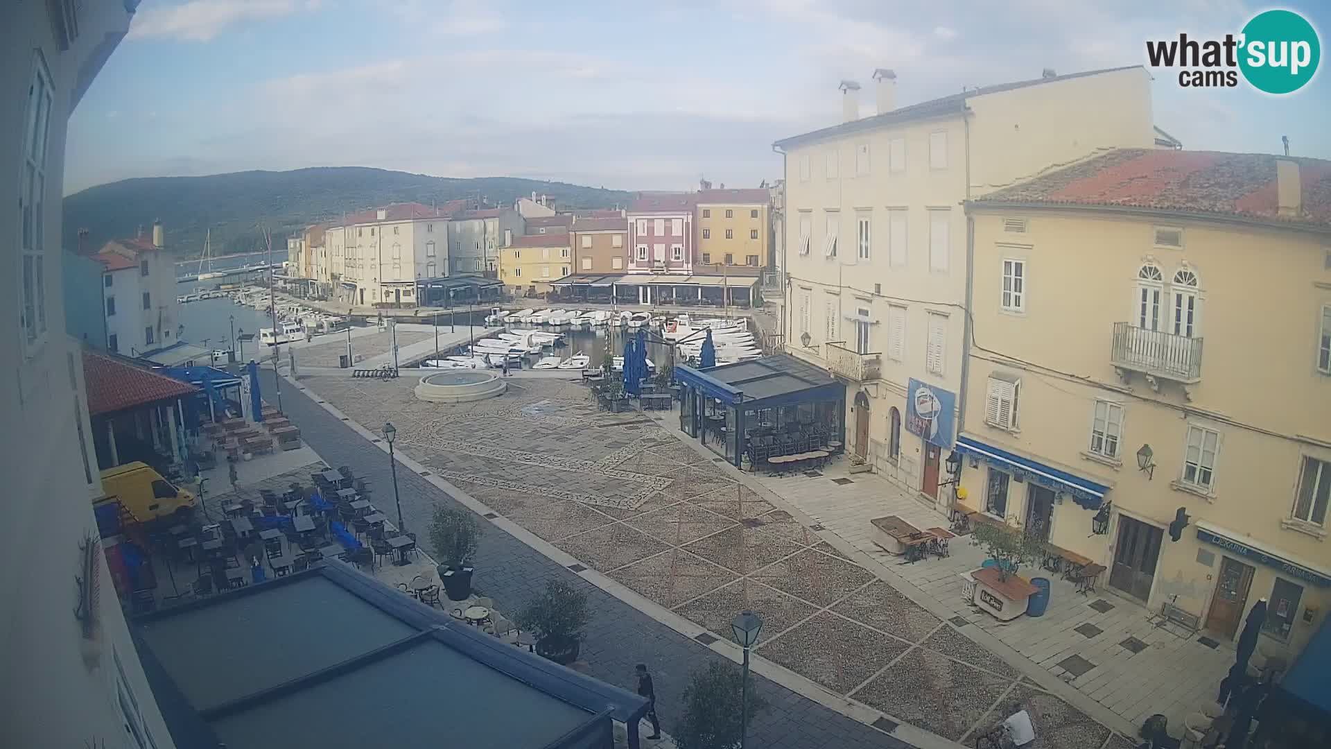 LIVE cam Cres Stadt – Hauptplatz und “mandrač” – Cres Insel – Kroatien