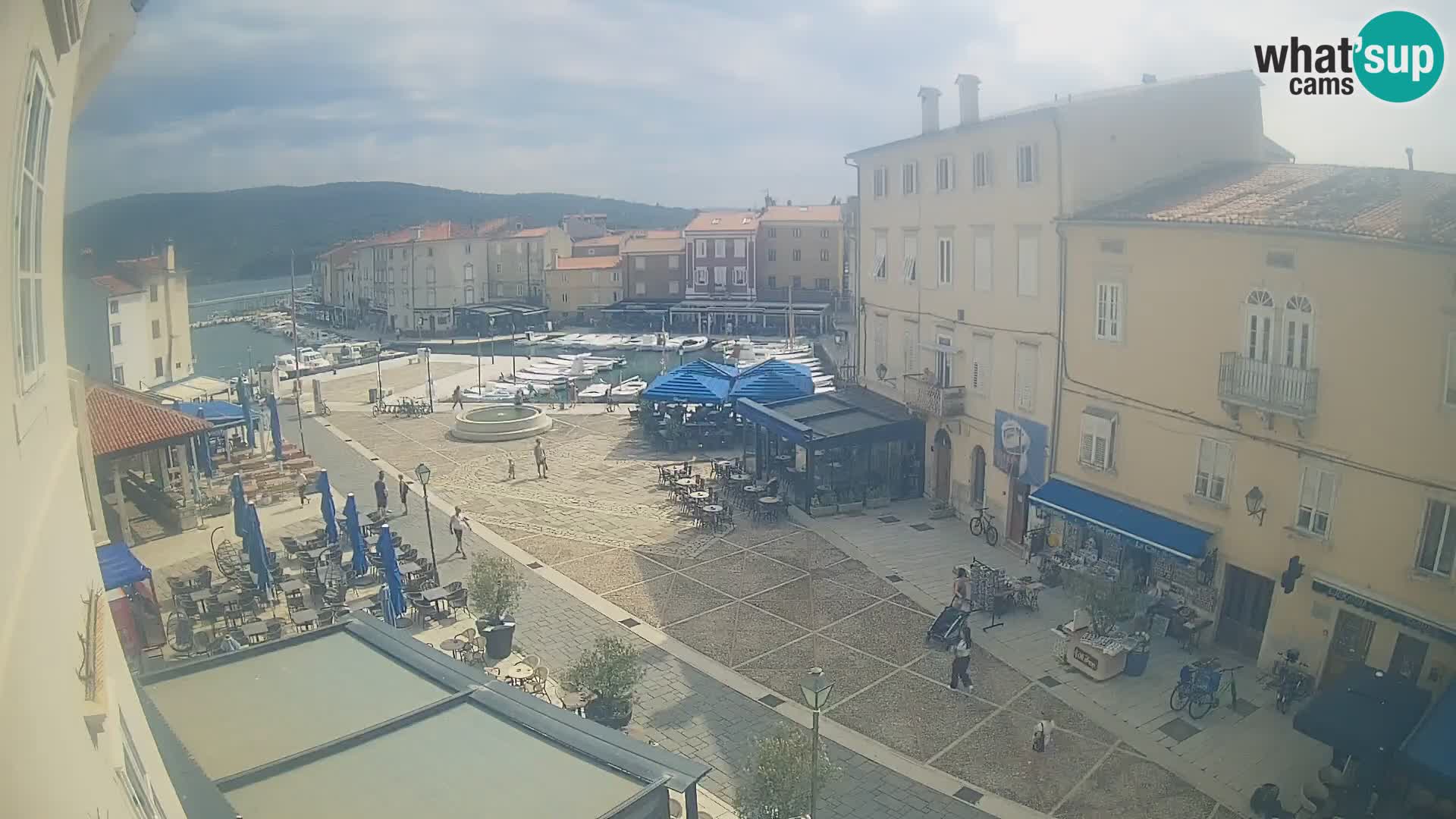 LIVE cam Cres Stadt – Hauptplatz und “mandrač” – Cres Insel – Kroatien