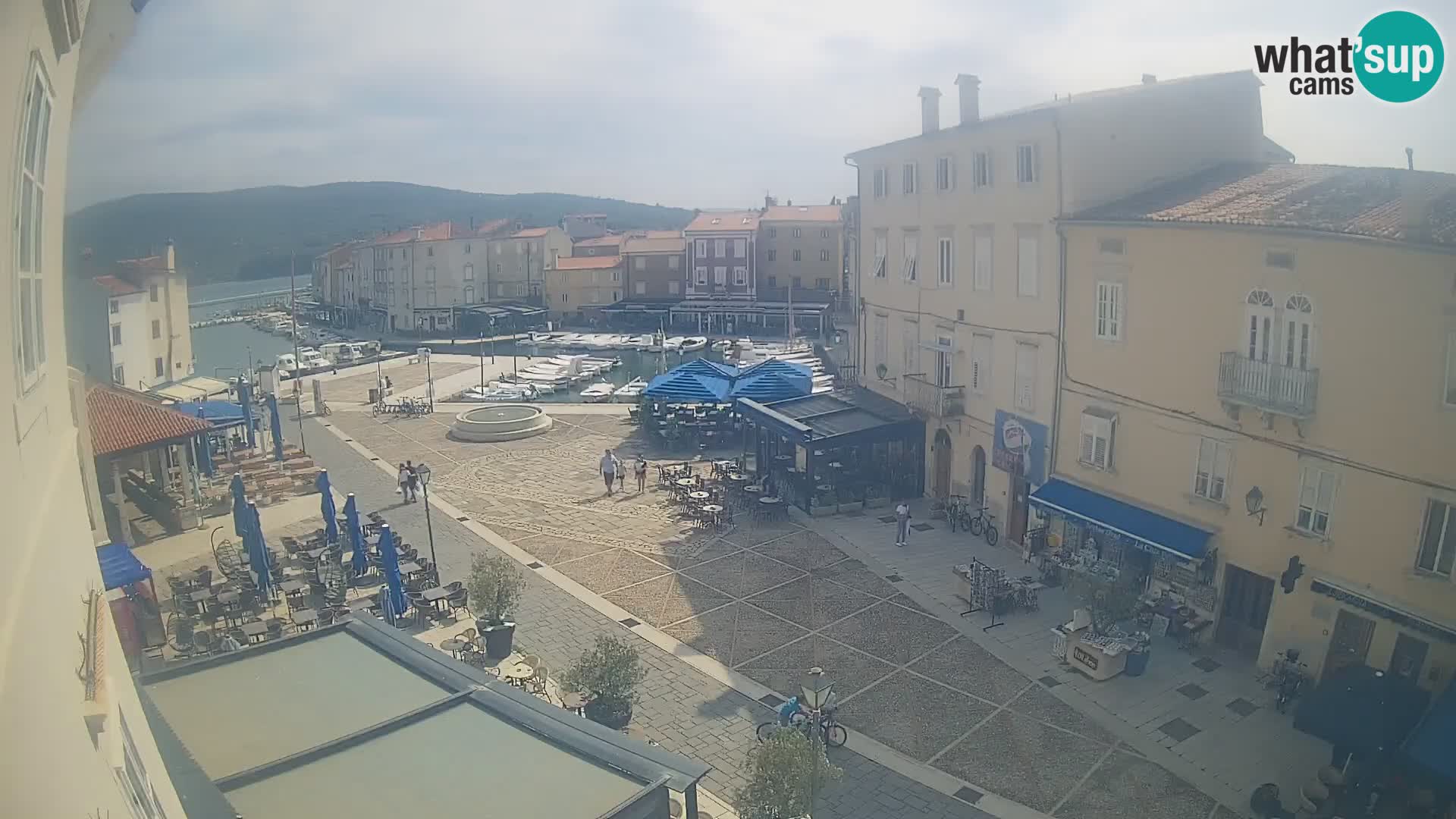 LIVE cam Cres Stadt – Hauptplatz und “mandrač” – Cres Insel – Kroatien