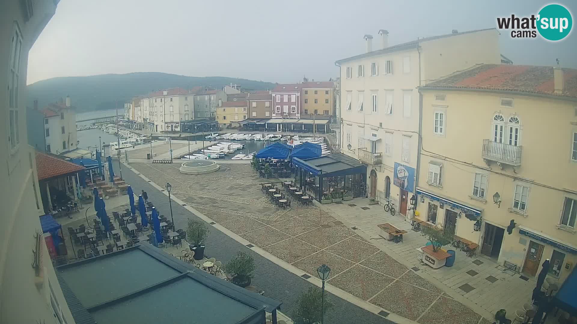LIVE cam Cres city – main square and “mandrač” – Cres island – Croatia