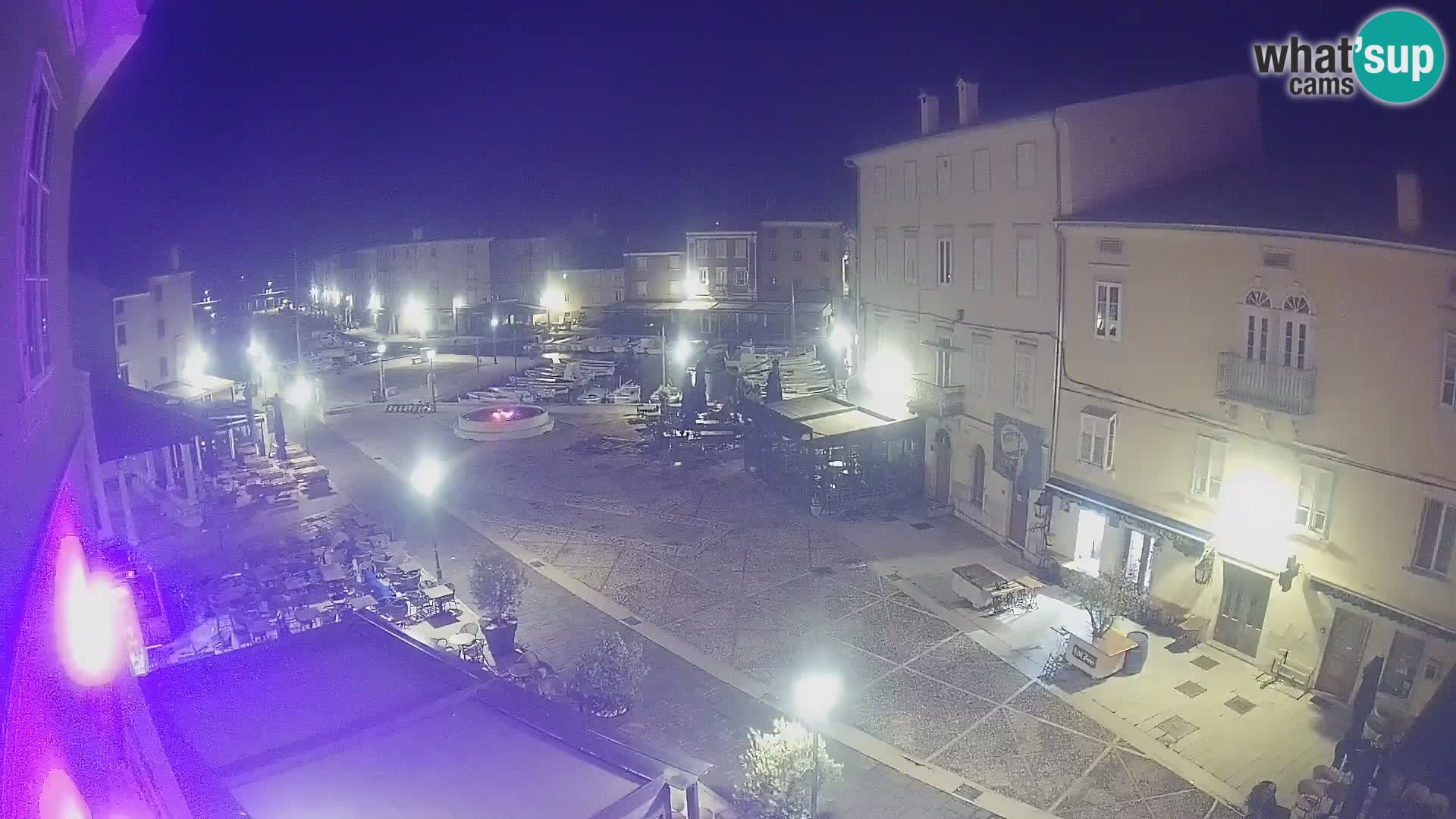 LIVE cam Cres city – place principale et “mandrač” – île de Cres – Croatie