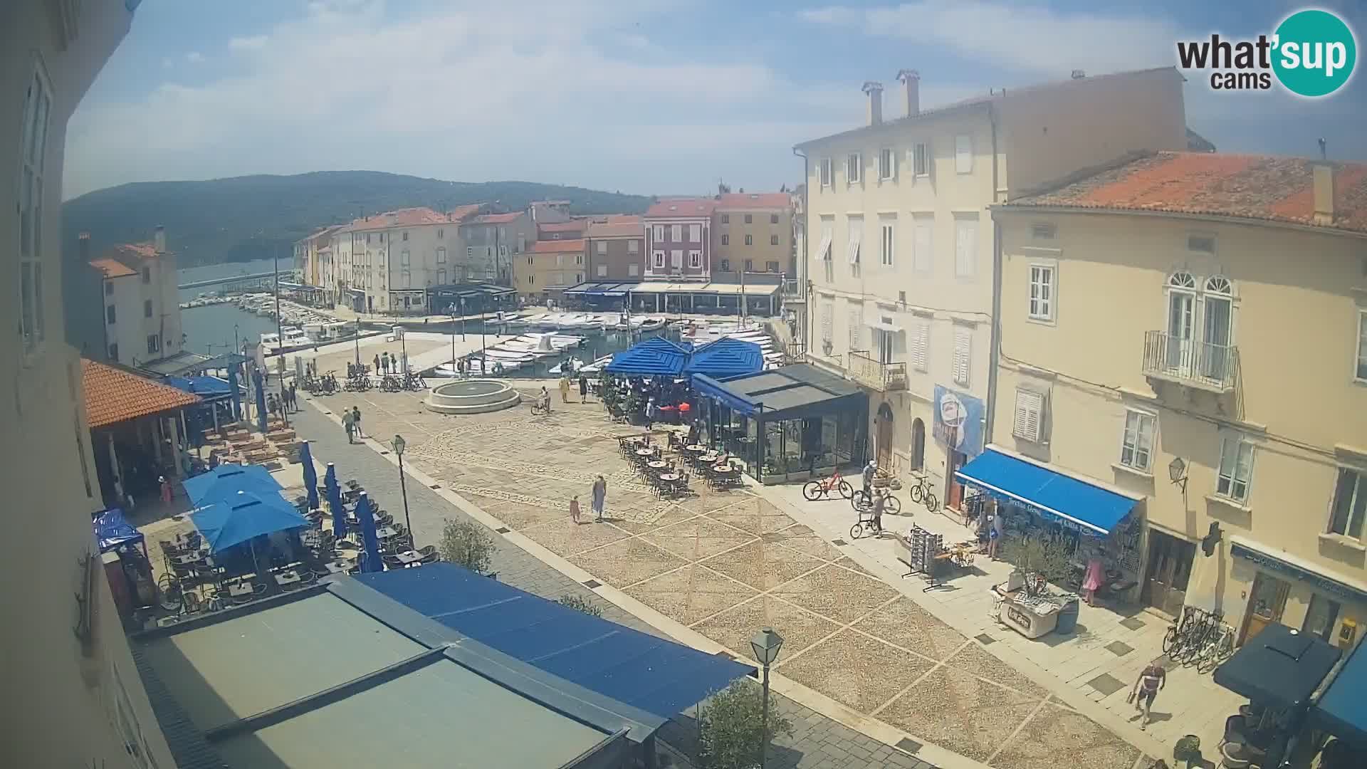 LIVE cam Cres city – place principale et “mandrač” – île de Cres – Croatie