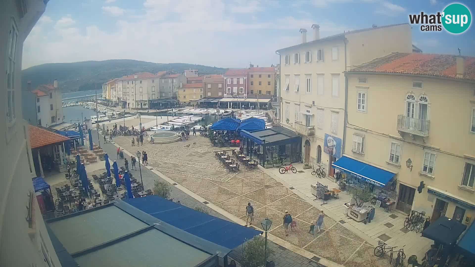 LIVE cam Cres città – piazza principale e “mandrač” – isola di Cherso – Croazia