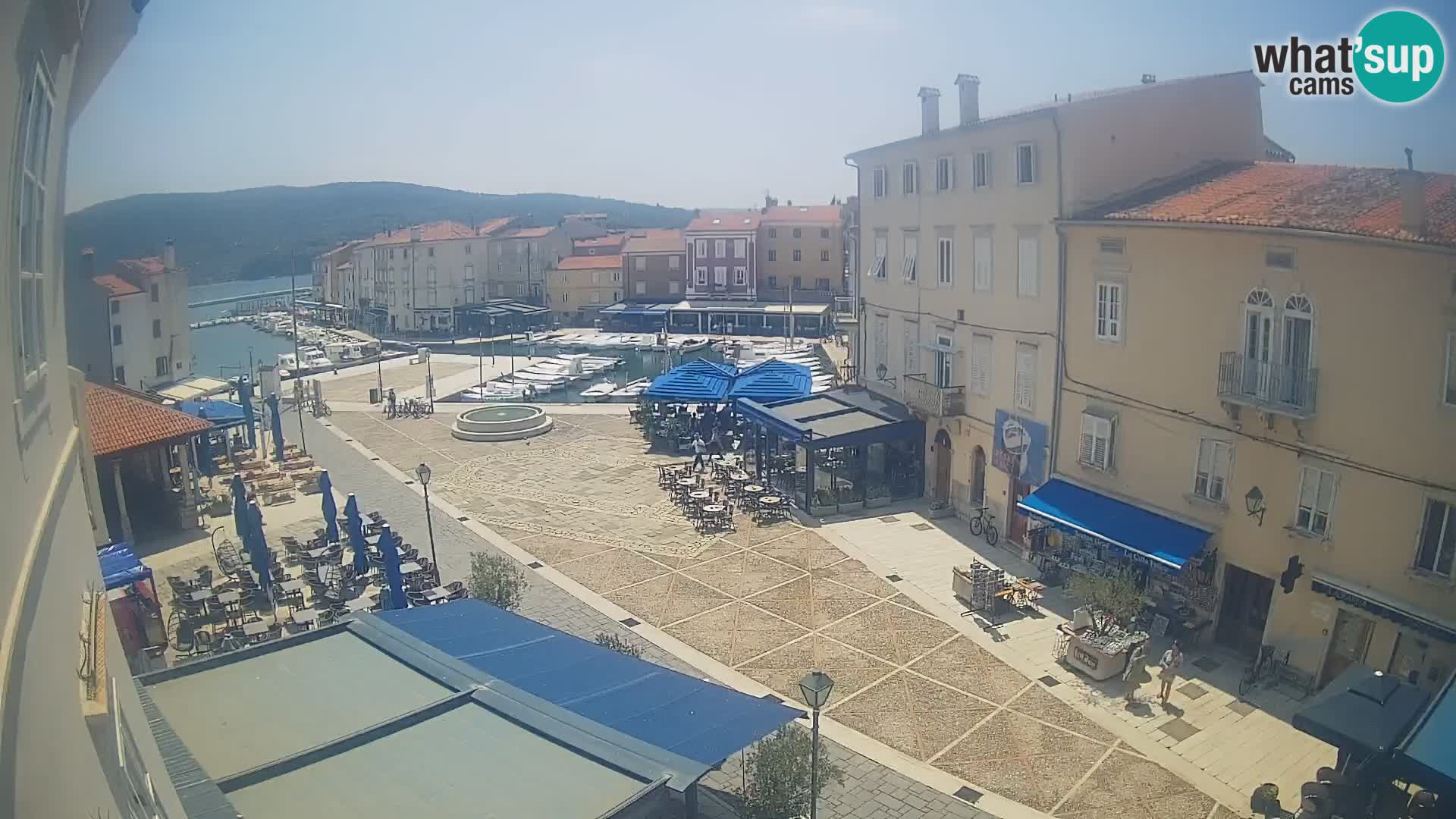 LIVE cam Cres città – piazza principale e “mandrač” – isola di Cherso – Croazia