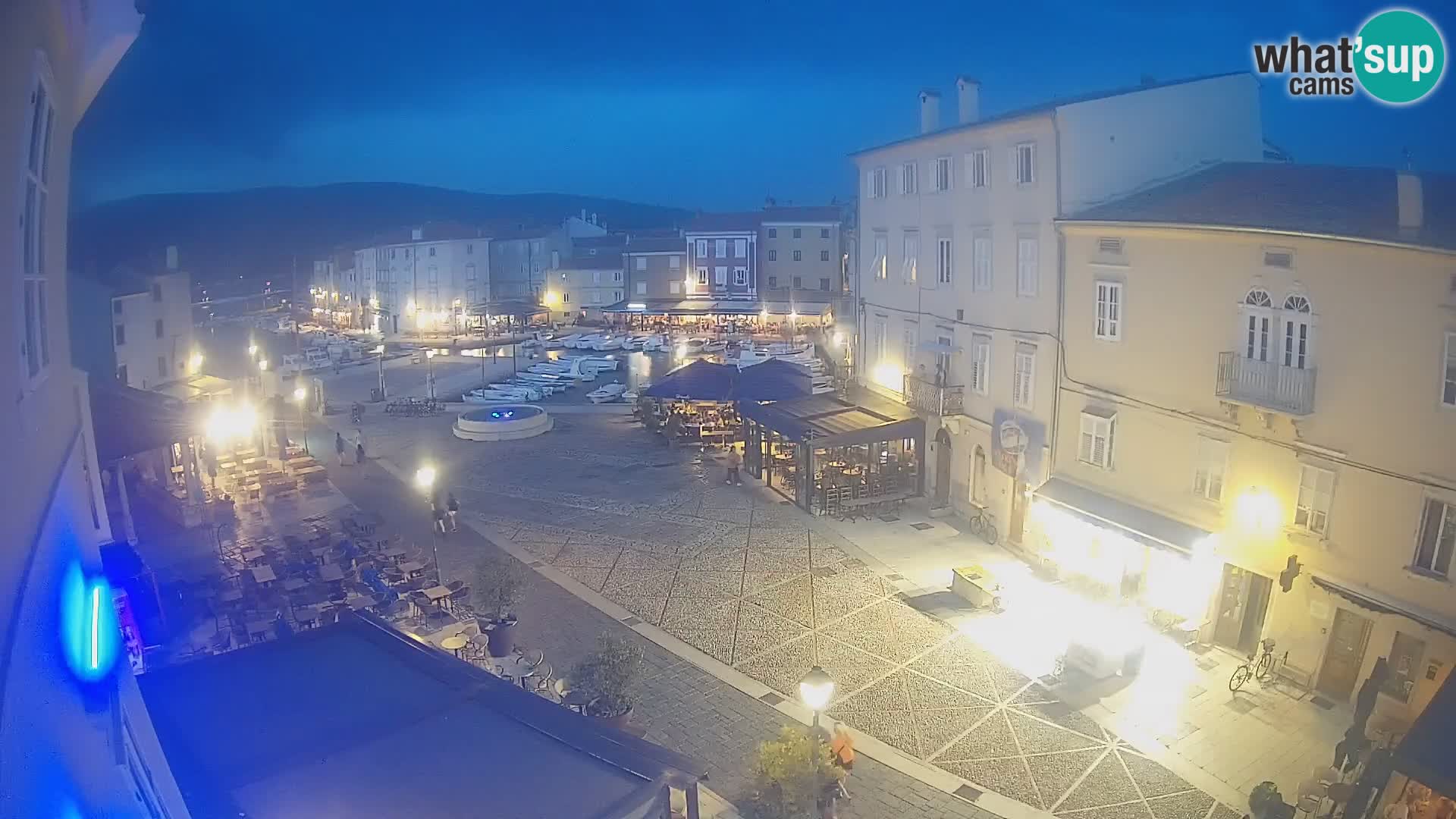 LIVE cam Cres città – piazza principale e “mandrač” – isola di Cherso – Croazia