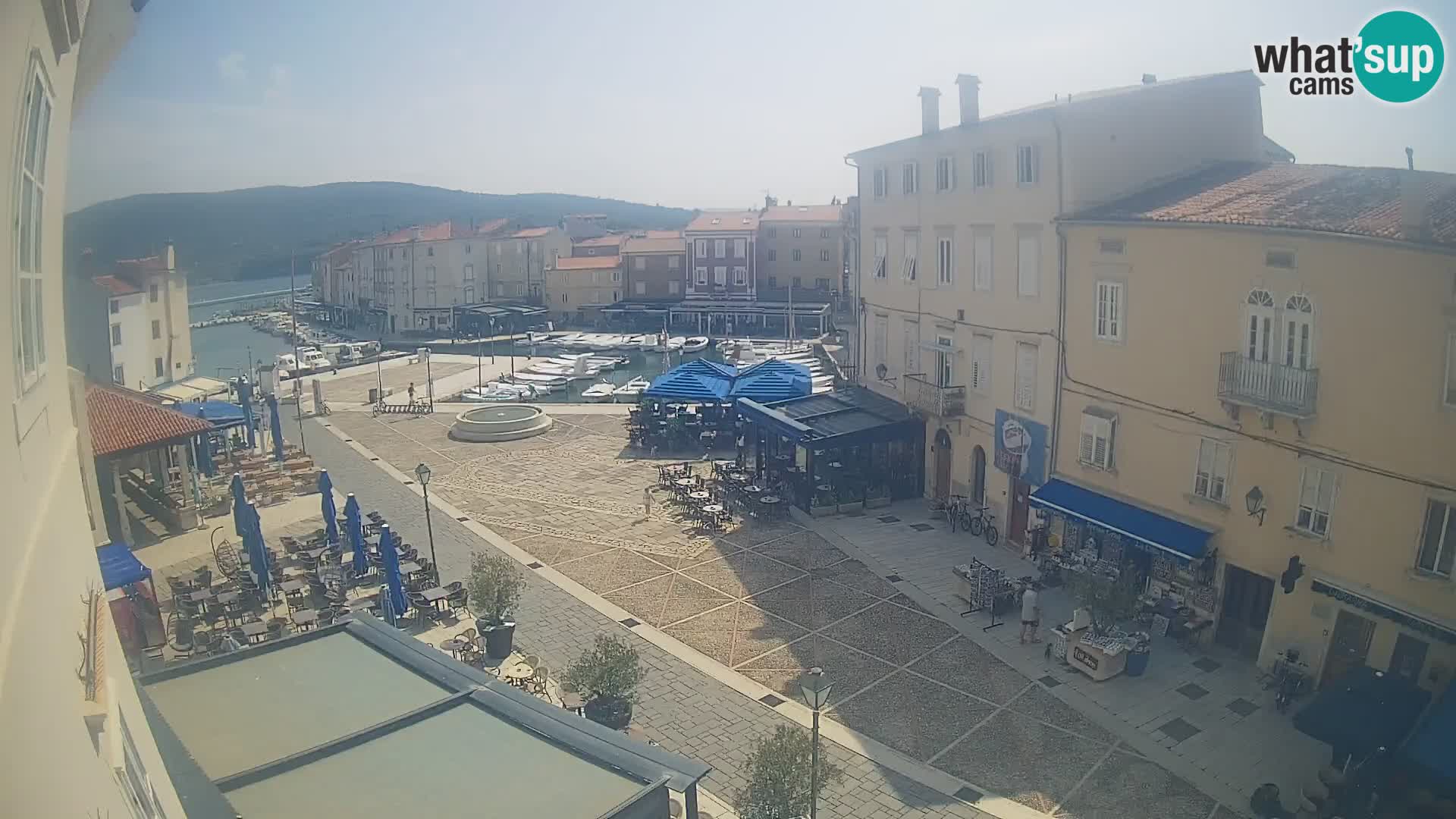 LIVE cam Cres città – piazza principale e “mandrač” – isola di Cherso – Croazia