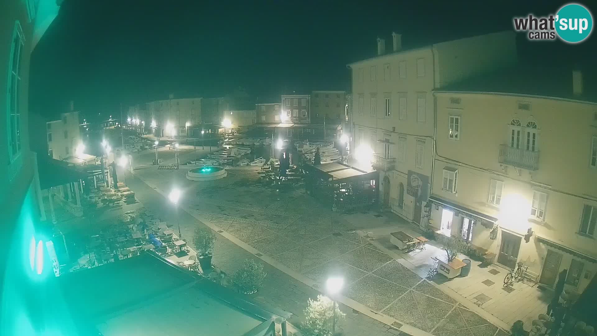 LIVE cam Cres city – place principale et “mandrač” – île de Cres – Croatie