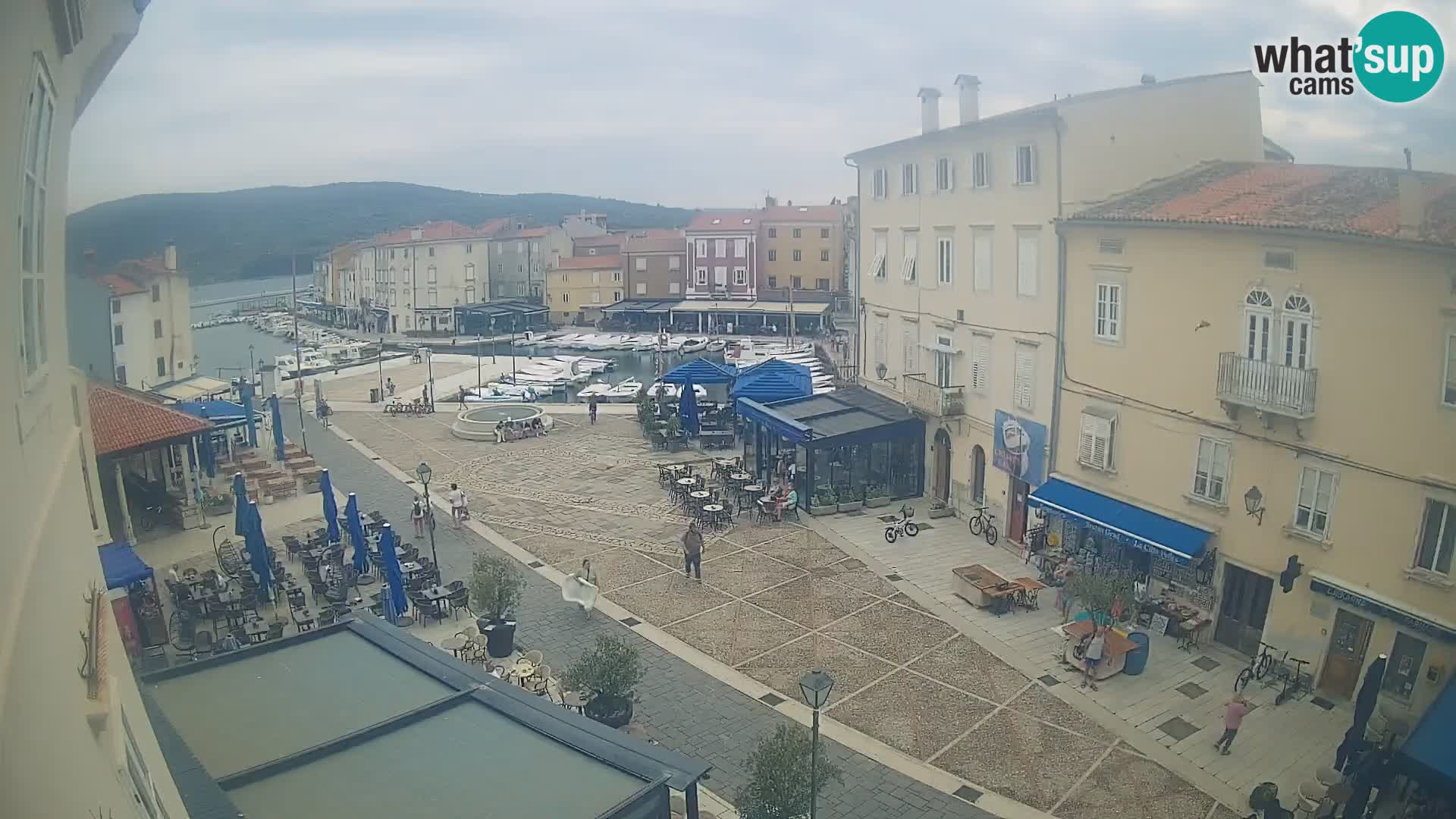LIVE cam Cres città – piazza principale e “mandrač” – isola di Cherso – Croazia
