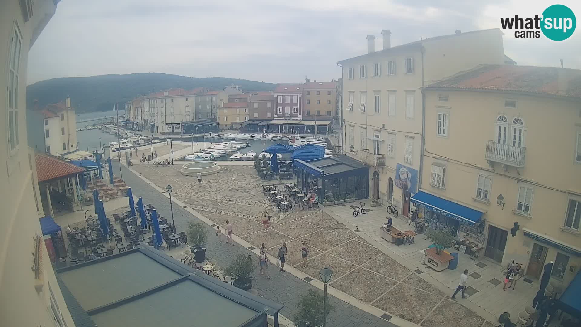 LIVE cam Cres città – piazza principale e “mandrač” – isola di Cherso – Croazia