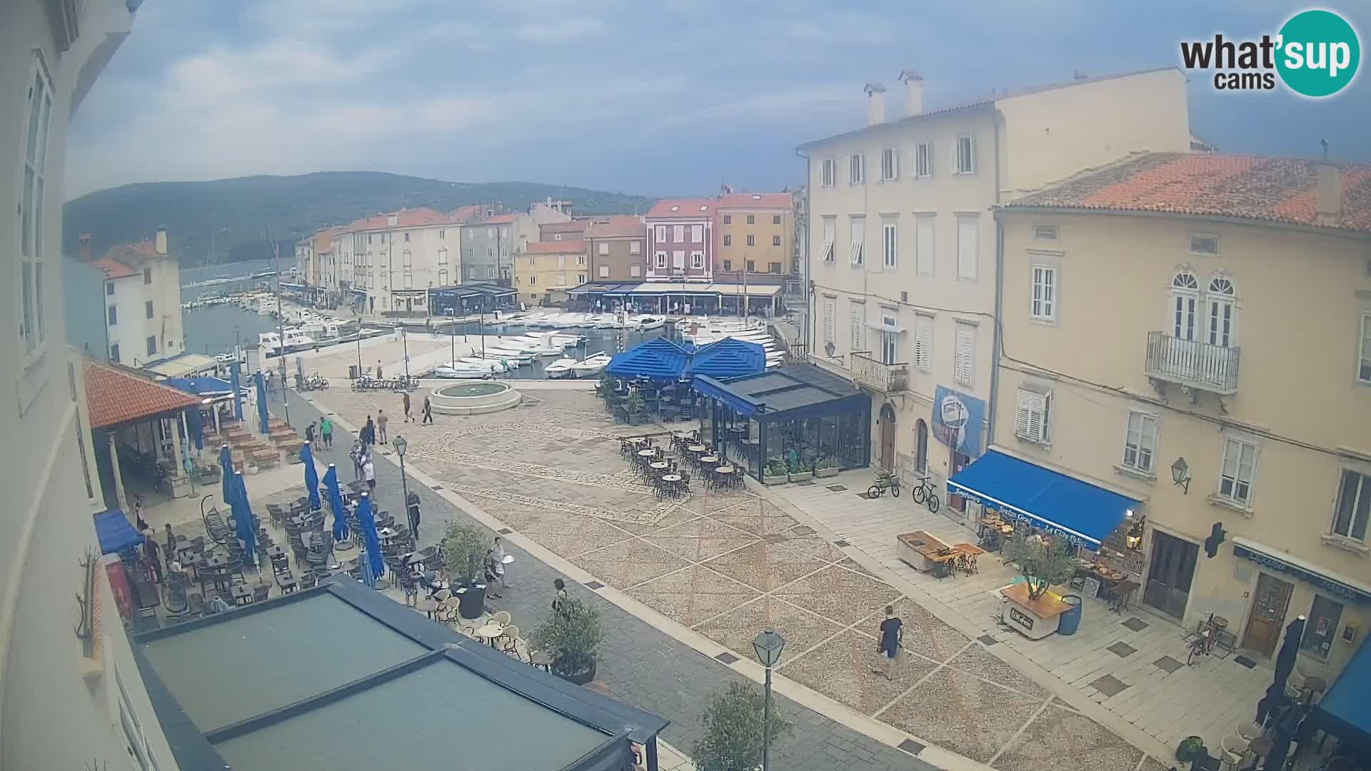 LIVE cam Cres Stadt – Hauptplatz und “mandrač” – Cres Insel – Kroatien