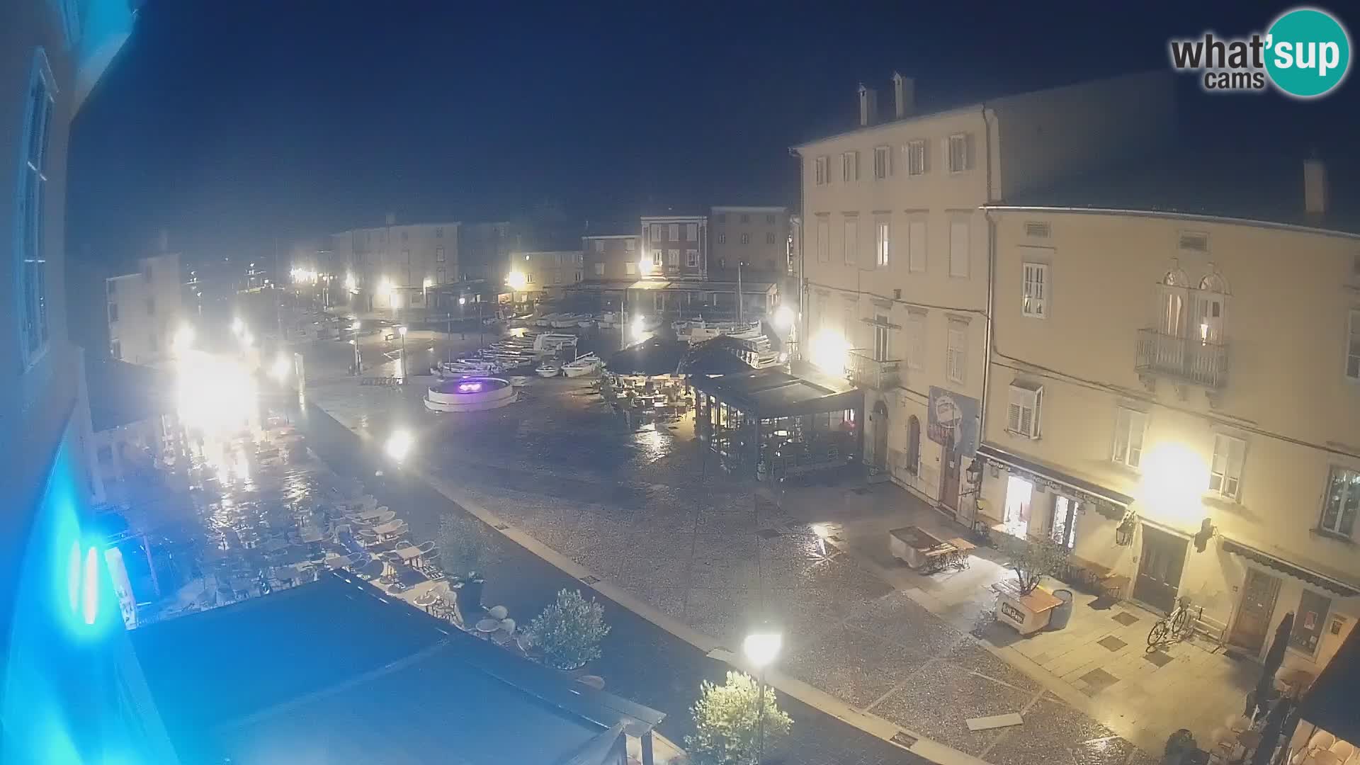 LIVE cam Cres city – place principale et “mandrač” – île de Cres – Croatie