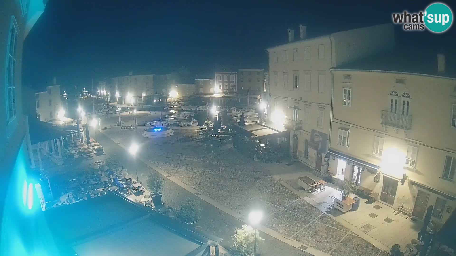 Cámara en vivo ciudad de Cres – plaza principal y “mandrač” – isla de Cres – Croacia
