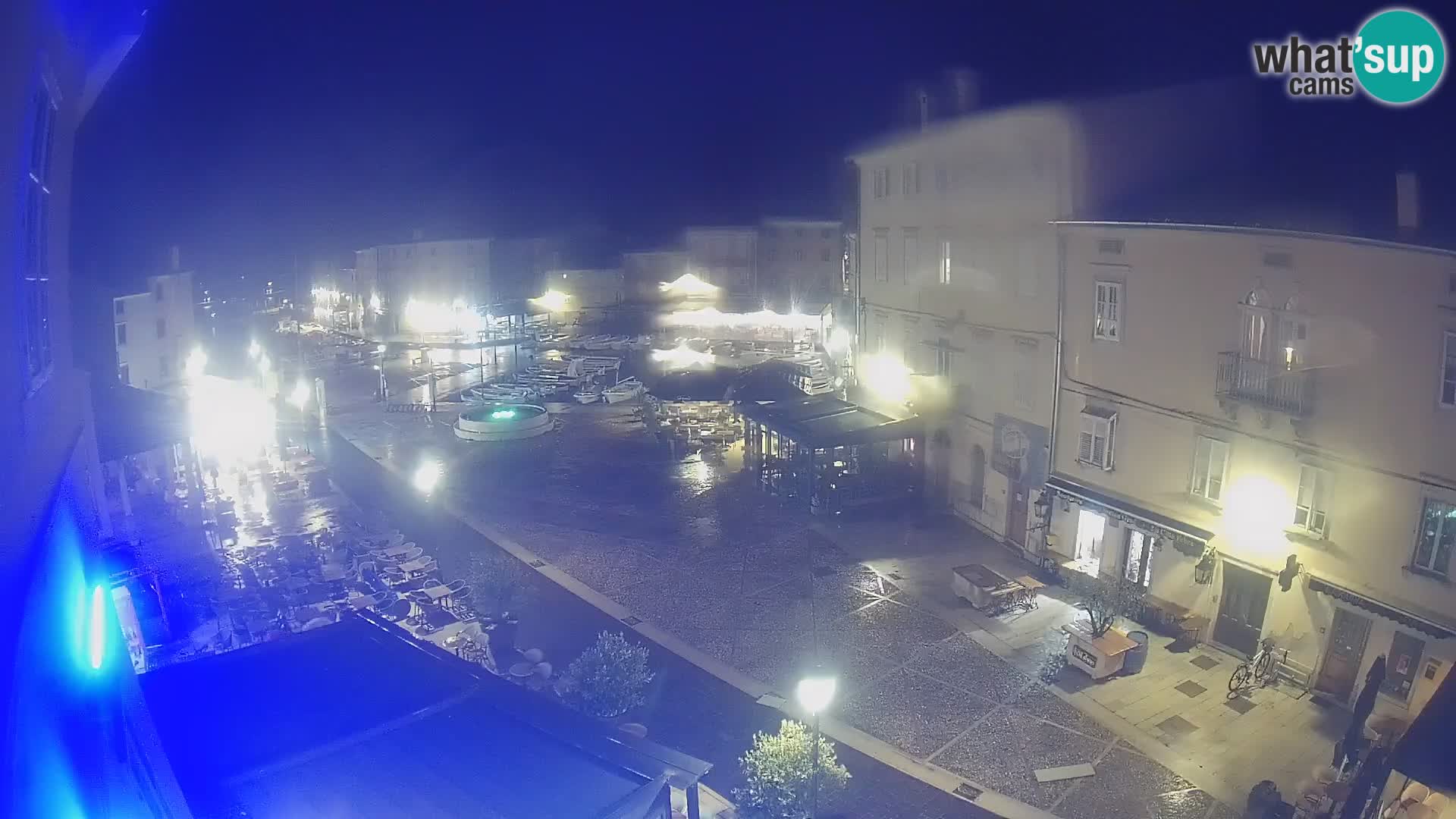 Cámara en vivo ciudad de Cres – plaza principal y “mandrač” – isla de Cres – Croacia