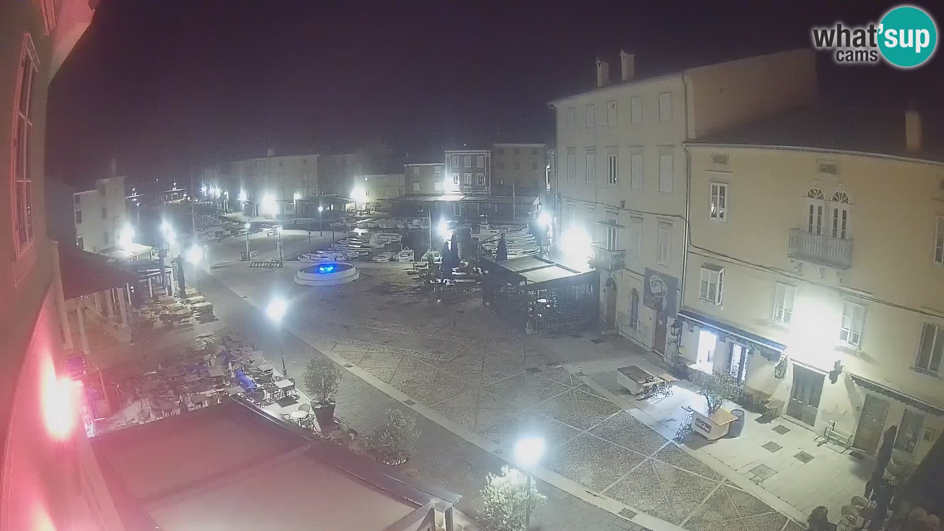 LIVE cam Cres city – place principale et “mandrač” – île de Cres – Croatie