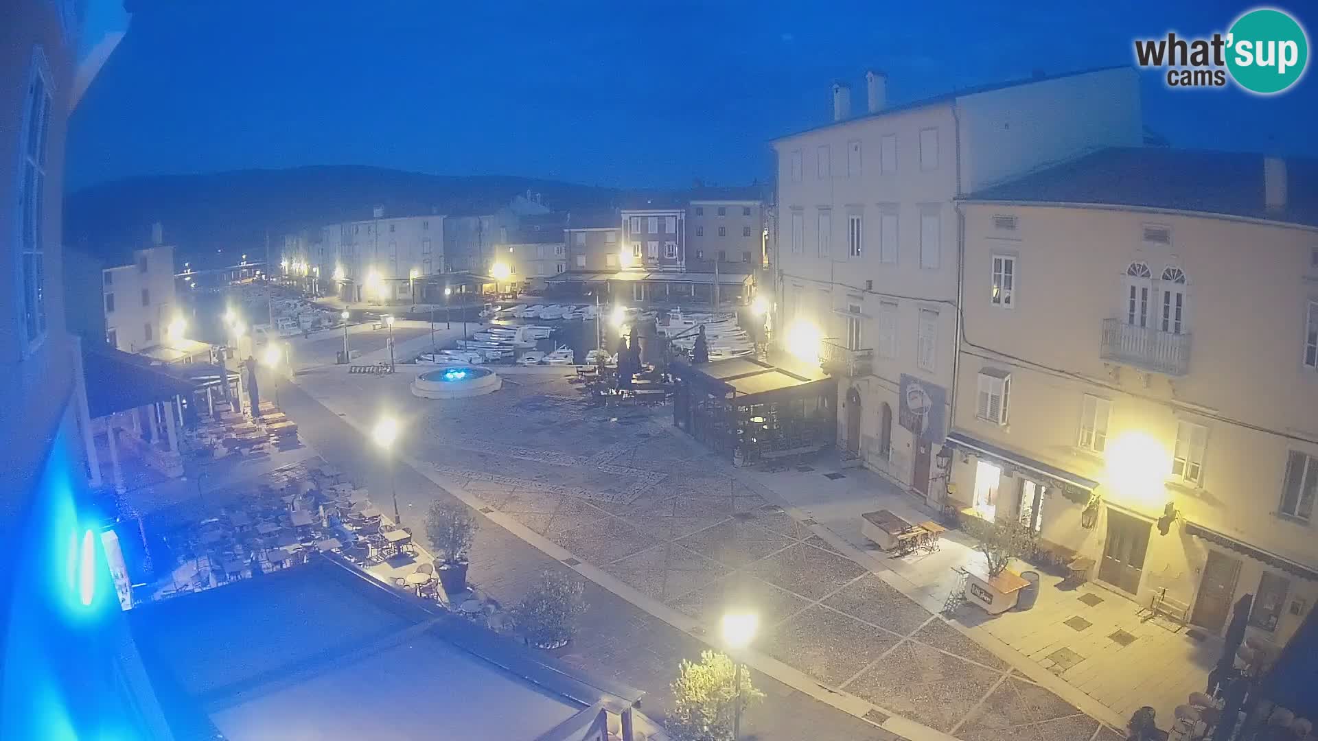 LIVE cam Cres Stadt – Hauptplatz und “mandrač” – Cres Insel – Kroatien