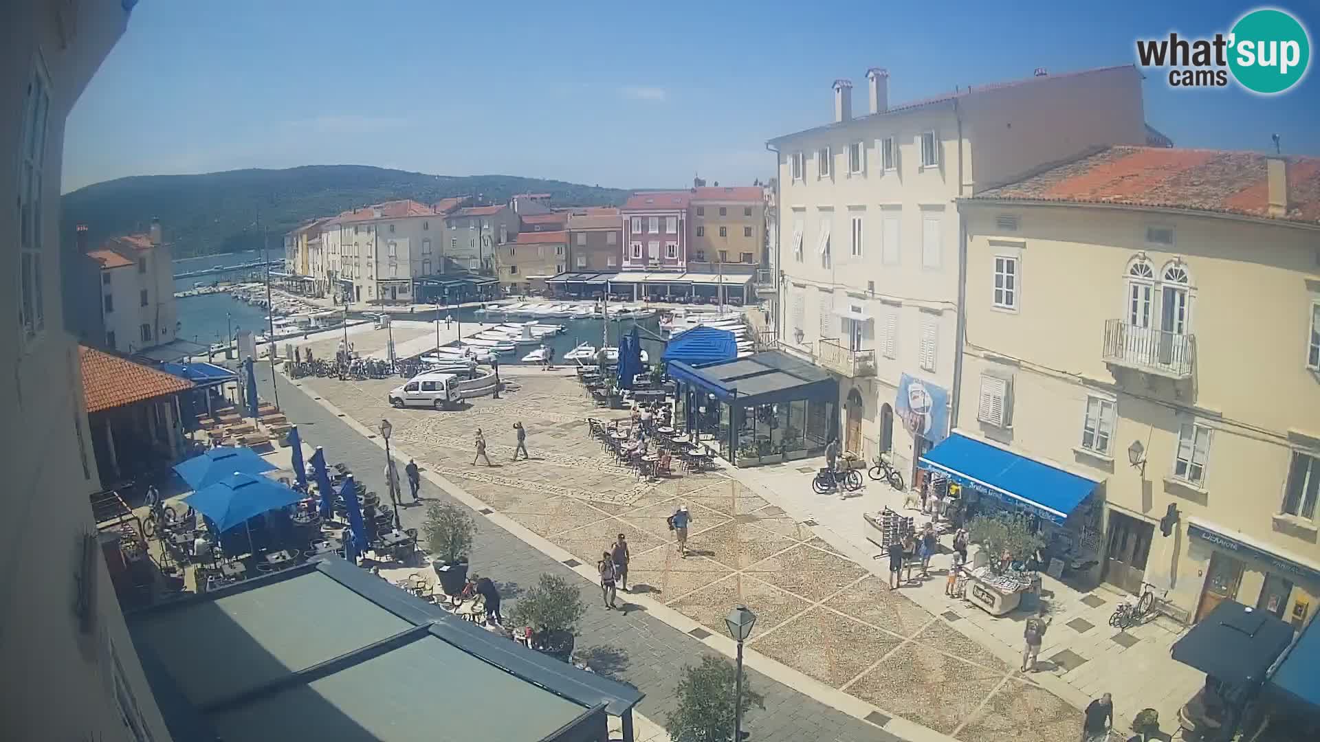 LIVE cam Cres city – main square and “mandrač” – Cres island – Croatia