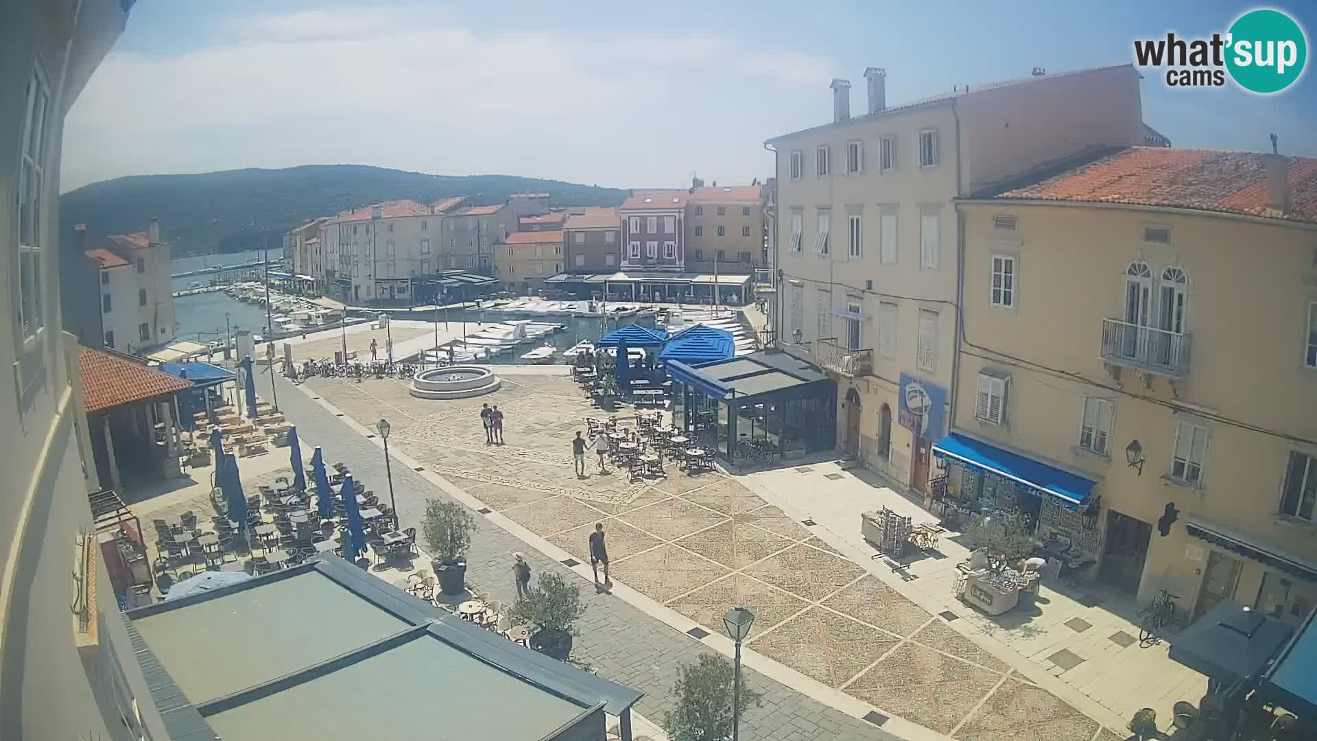 LIVE cam Cres city – main square and “mandrač” – Cres island – Croatia